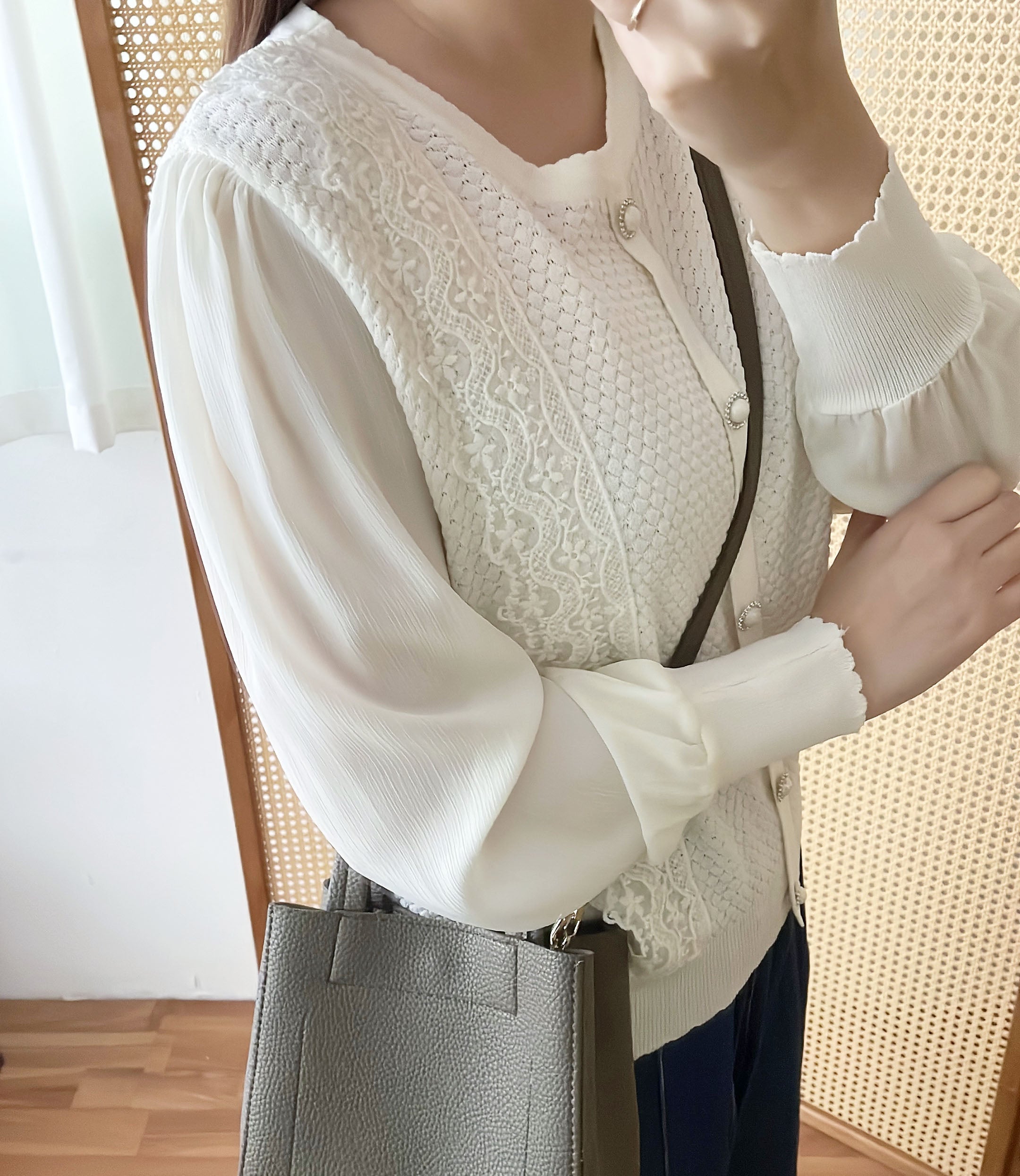 Chiffon Sleeve 花邊領口彈性針織雪紡手袖裝飾鈕, Blouse/ CD8124 (不設訂貨款)