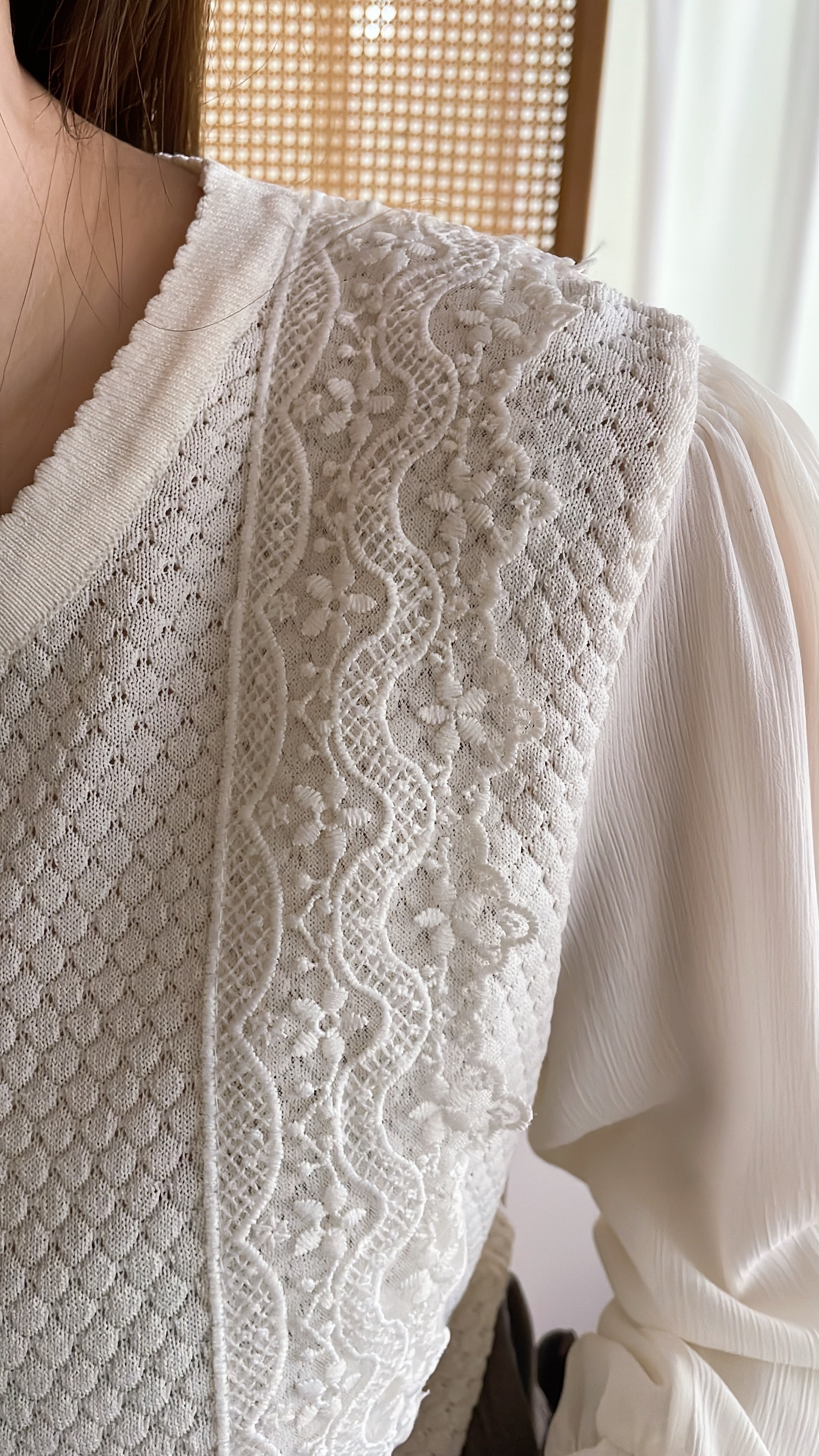 Chiffon Sleeve 花邊領口彈性針織雪紡手袖裝飾鈕, Blouse/ CD8124 (不設訂貨款)