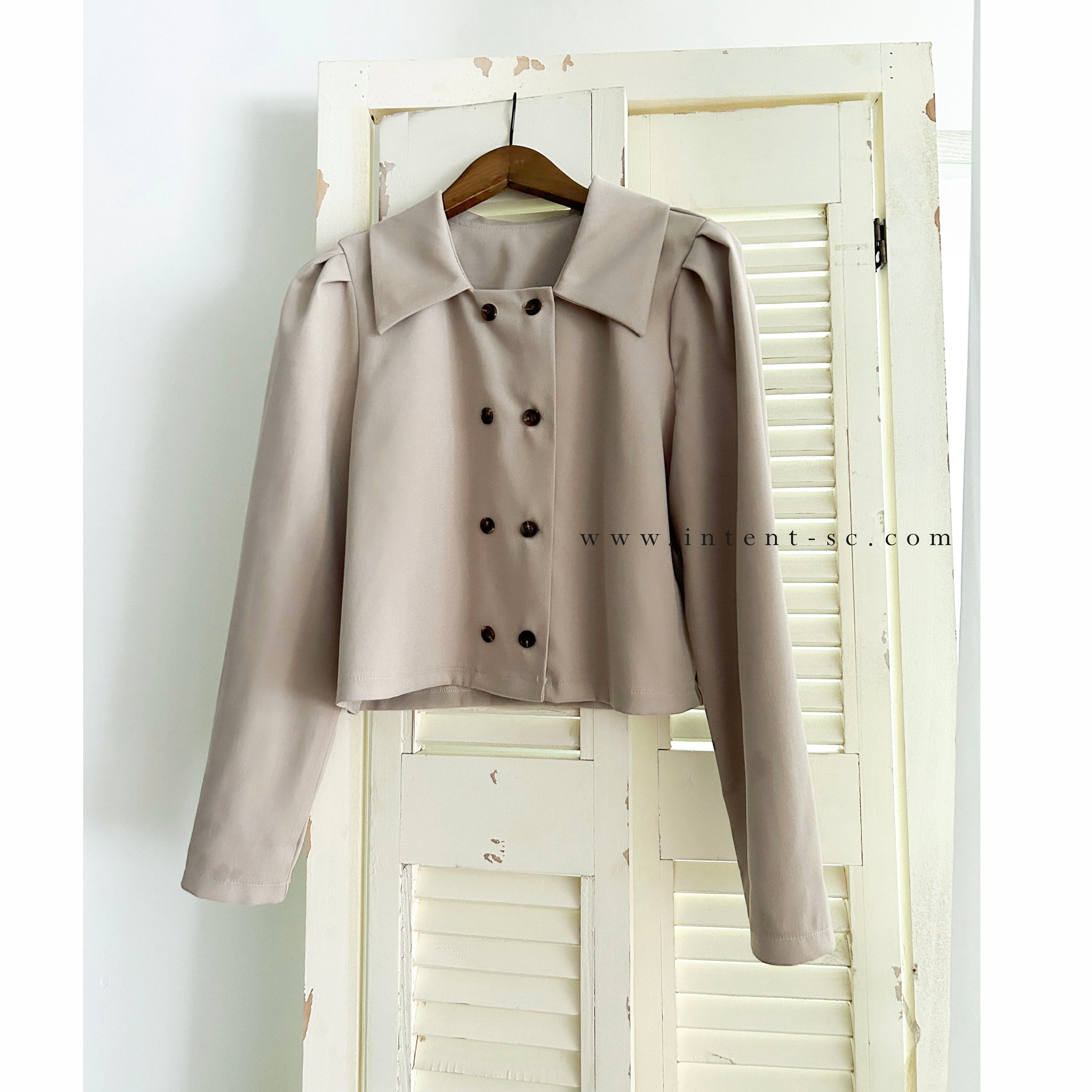 Beige 杏色雙排鈕扣反領口外套或上衣, Blouse/ JK8117