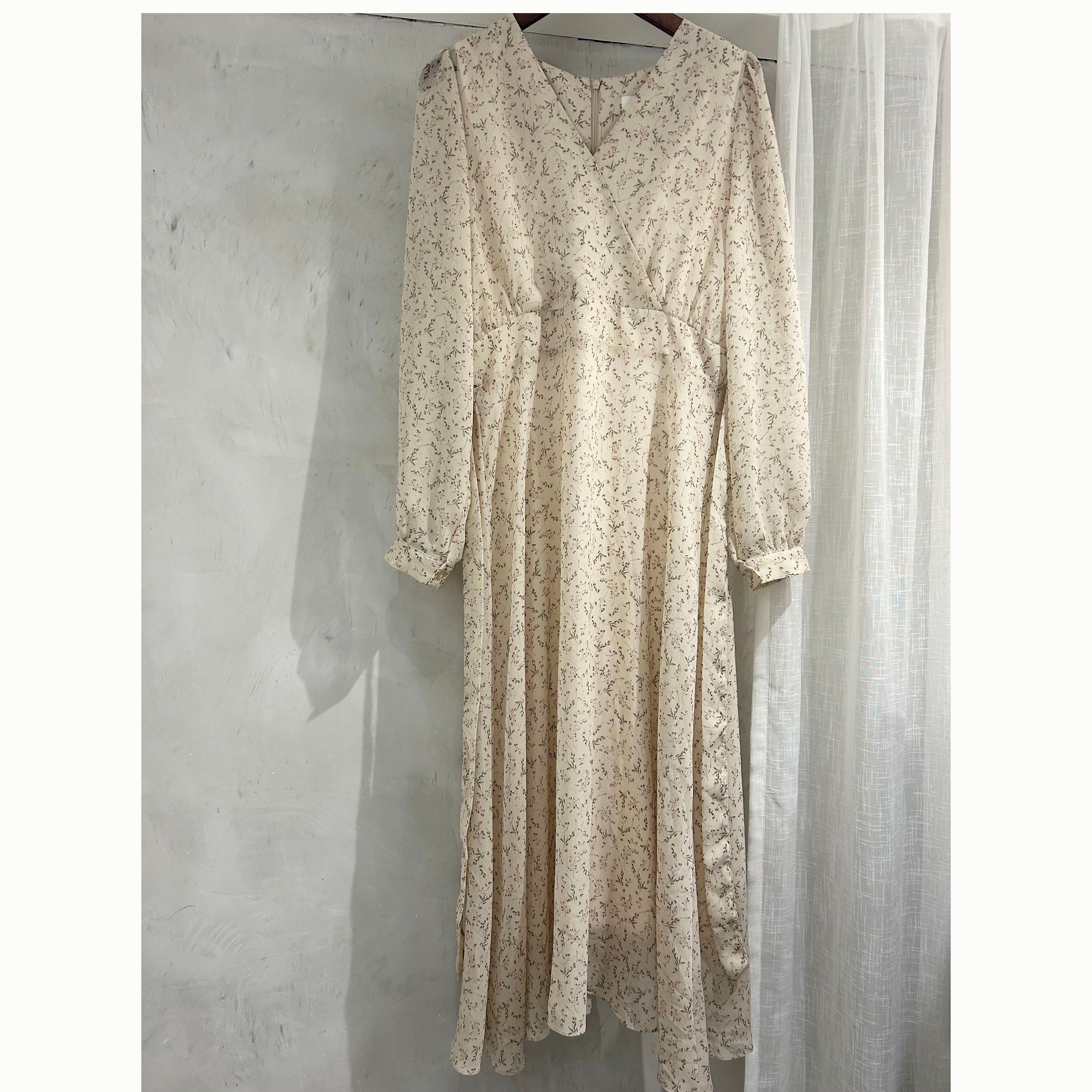 Lavender Floral 彩色幾何薰衣草疊領口飄逸雪紡連身裙, Dress/ DS9328
