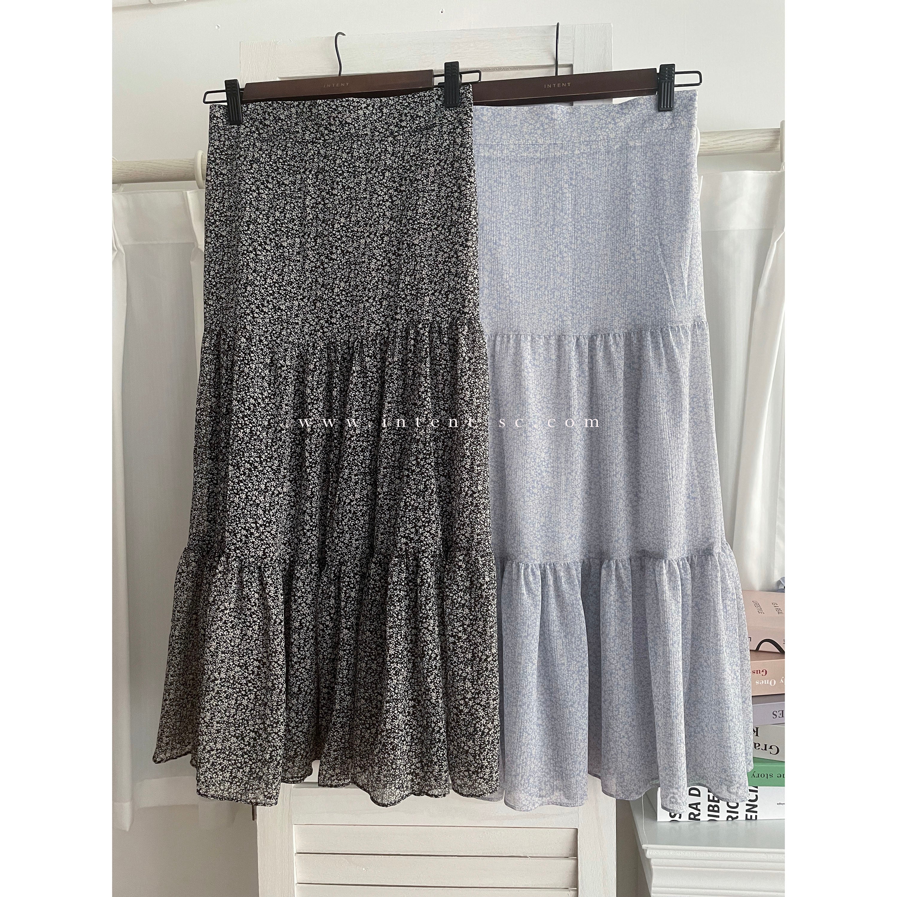 Chiffon Floral 低調白花傘型魚尾修腰半身裙, Skirt/ SK8709
