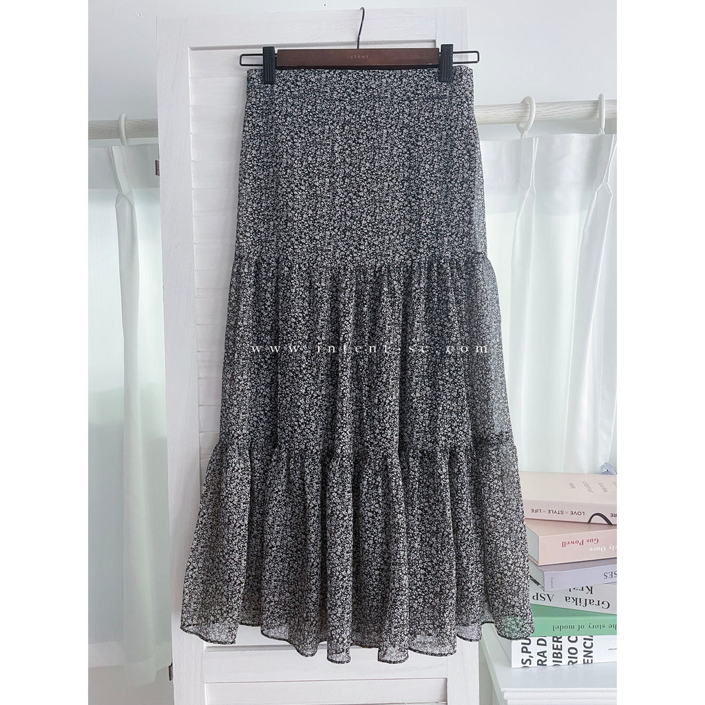 Chiffon Floral 低調白花傘型魚尾修腰半身裙, Skirt/ SK8709
