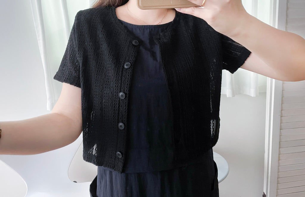 Hollow 幾何織紋排鈕扣百搭微短, Top or Outer/ TP8878 (black sold out)