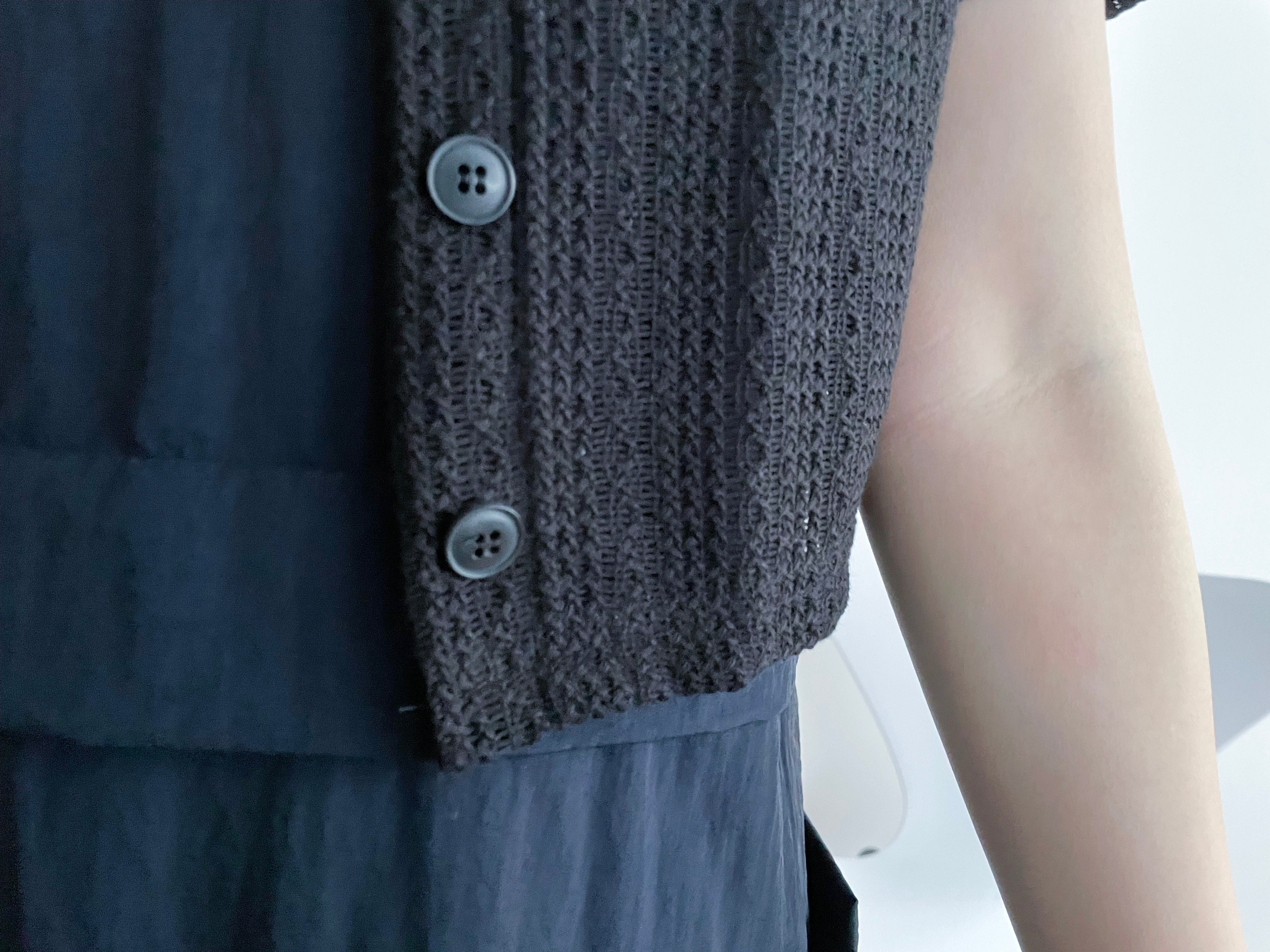 Hollow 幾何織紋排鈕扣百搭微短, Top or Outer/ TP8878 (black sold out)