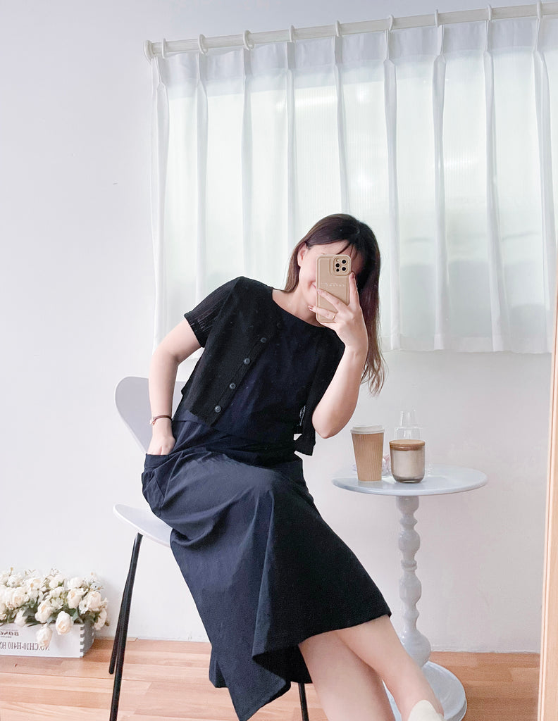 Hollow 幾何織紋排鈕扣百搭微短, Top or Outer/ TP8878 (black sold out)
