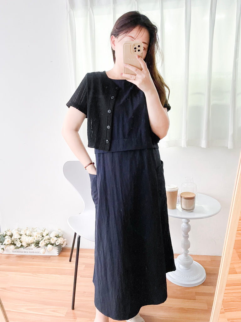 Hollow 幾何織紋排鈕扣百搭微短, Top or Outer/ TP8878 (black sold out)