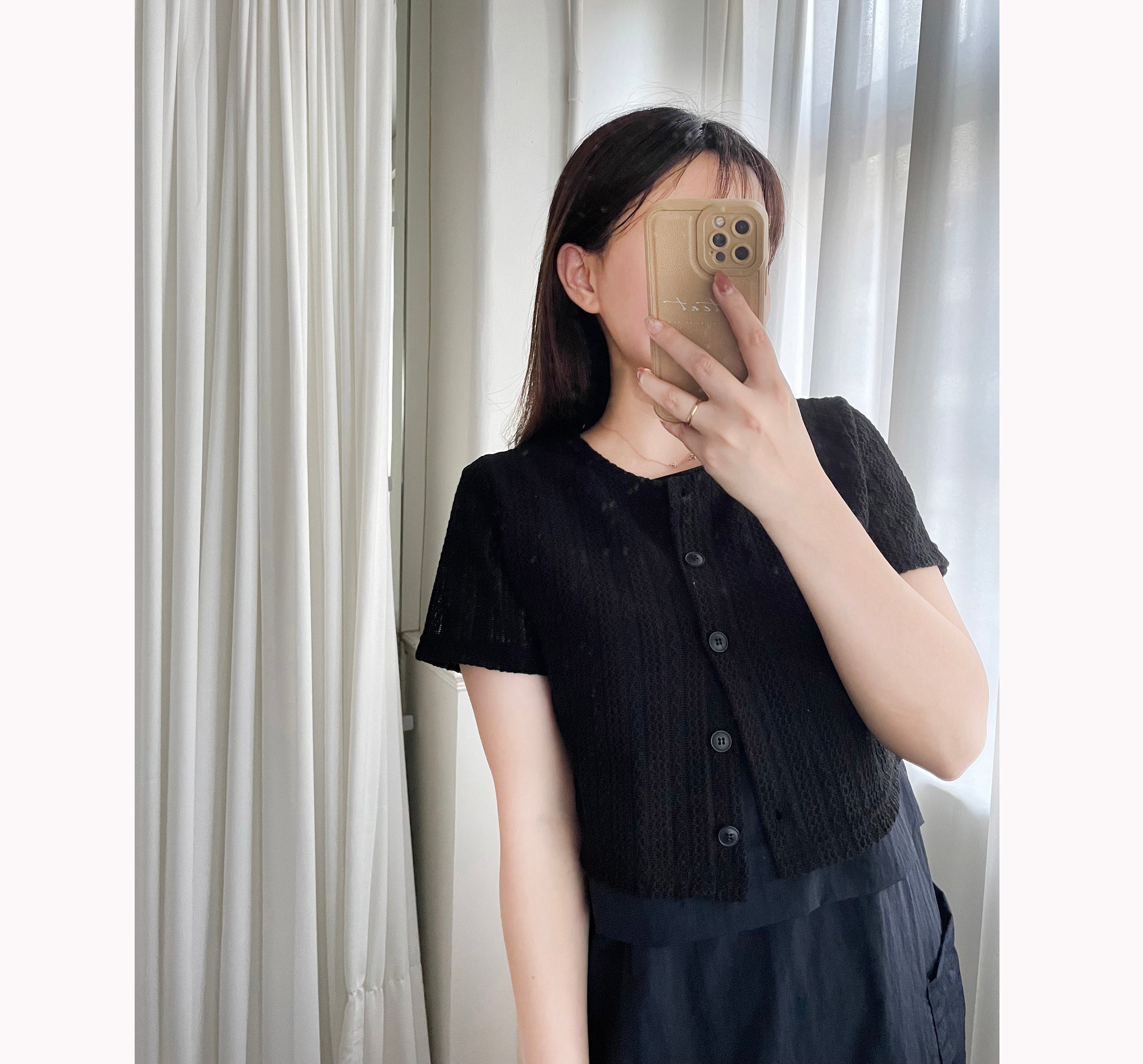 Hollow 幾何織紋排鈕扣百搭微短, Top or Outer/ TP8878 (black sold out)