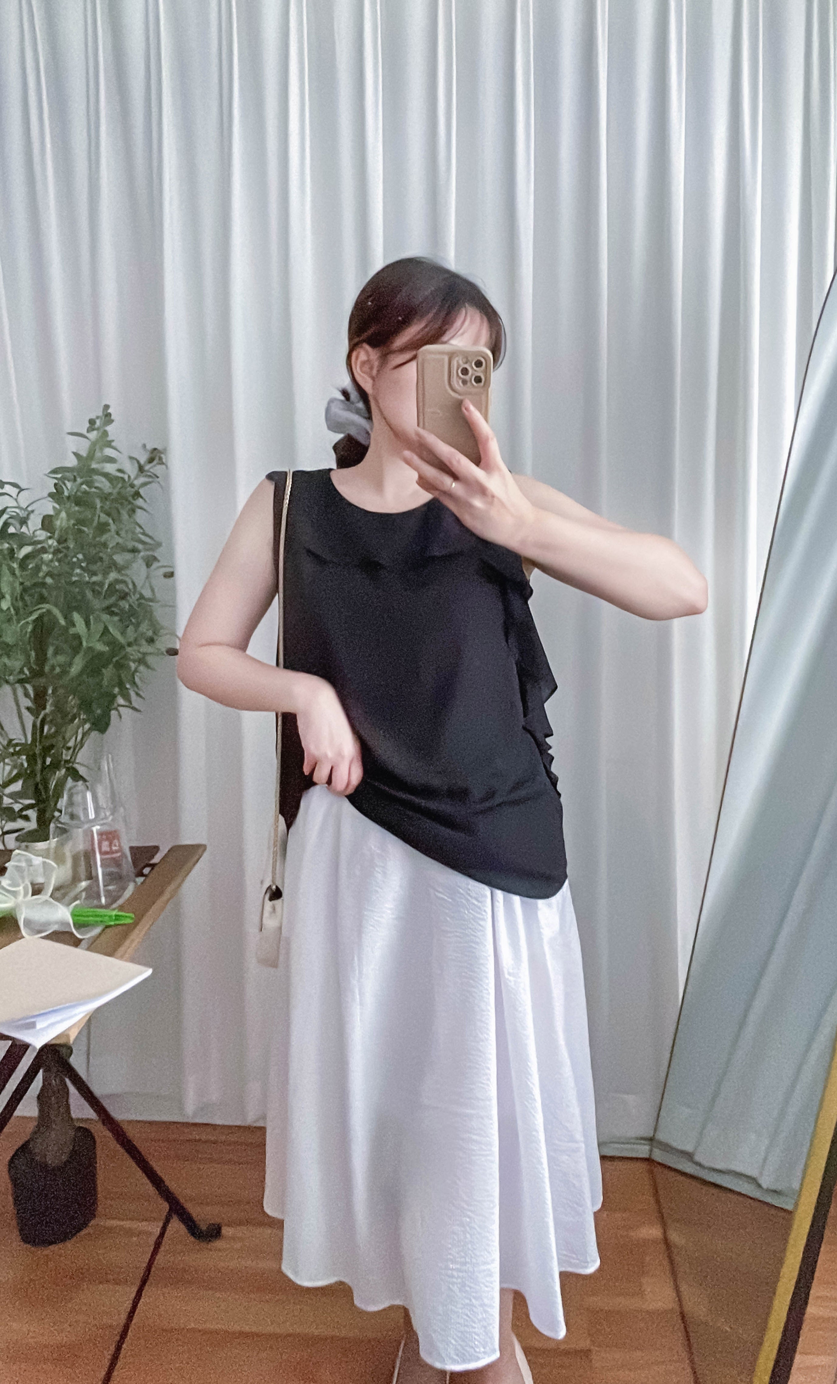 Side Ruffle 素色氣質雪紡垂感荷葉無袖, Blouse/ BU8954 (white sold out)