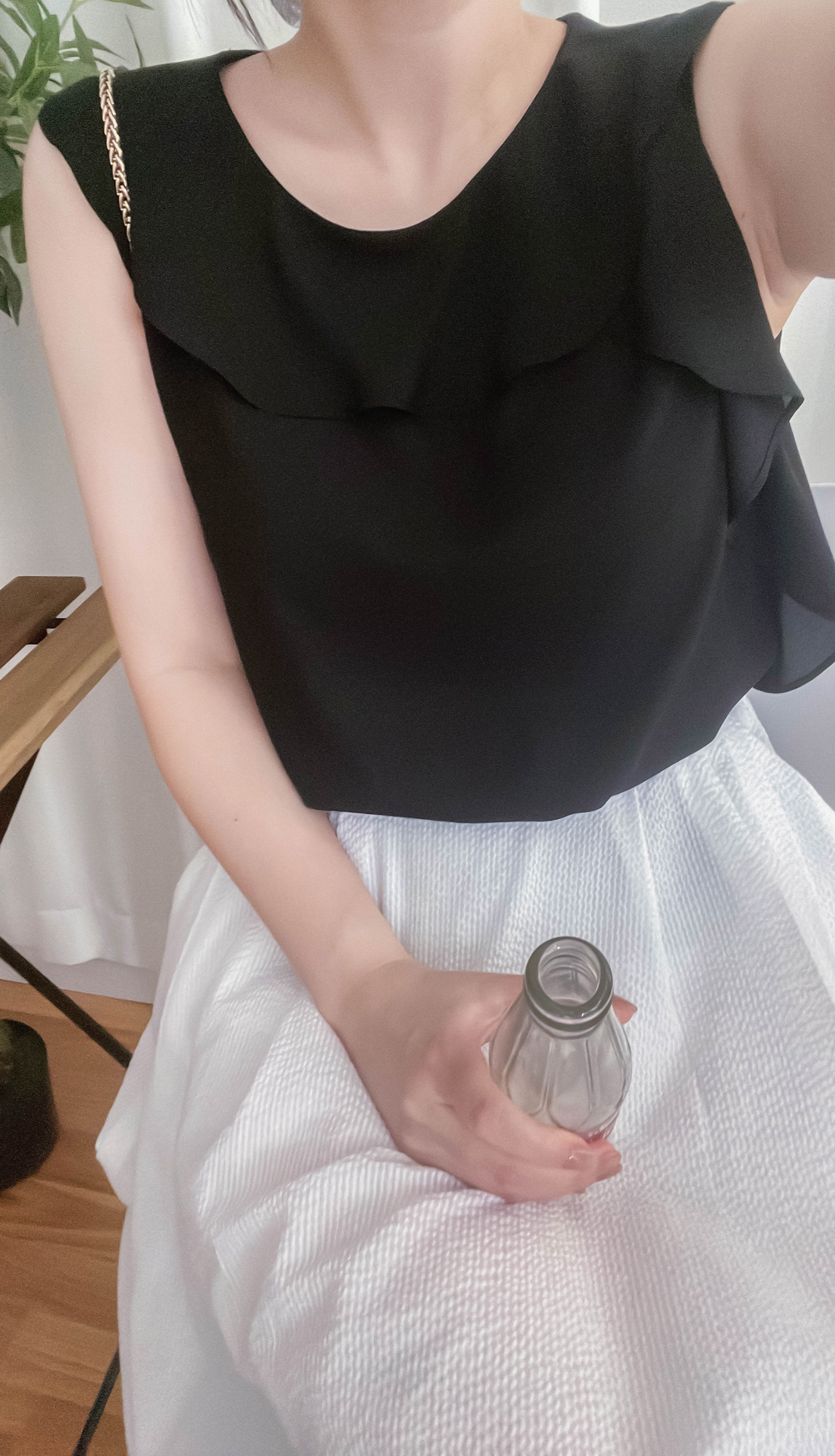 Side Ruffle 素色氣質雪紡垂感荷葉無袖, Blouse/ BU8954 (white sold out)