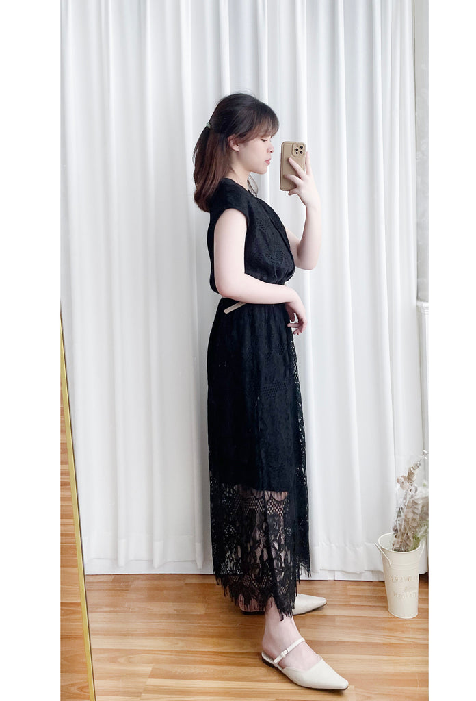 Lace 優雅V領鈕扣花花透視流蘇裙尾連身裙(連腰帶), Dress/ DS9224