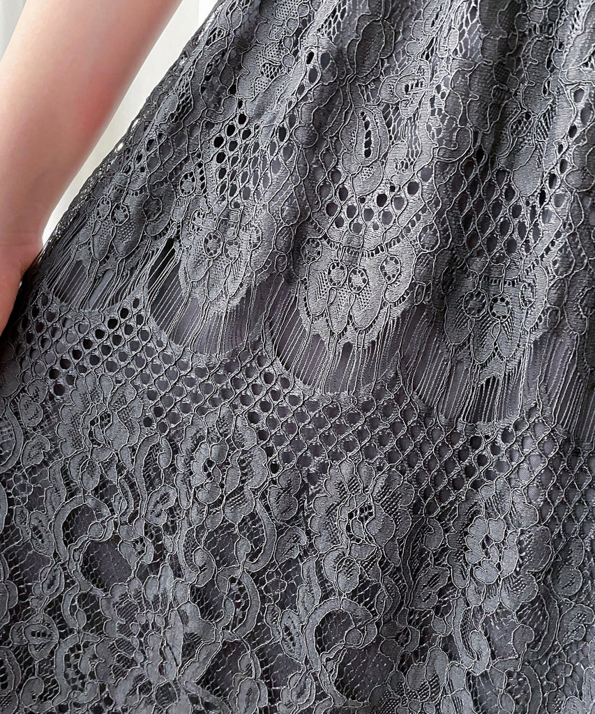 Lace 優雅V領鈕扣花花透視流蘇裙尾連身裙(連腰帶), Dress/ DS9224