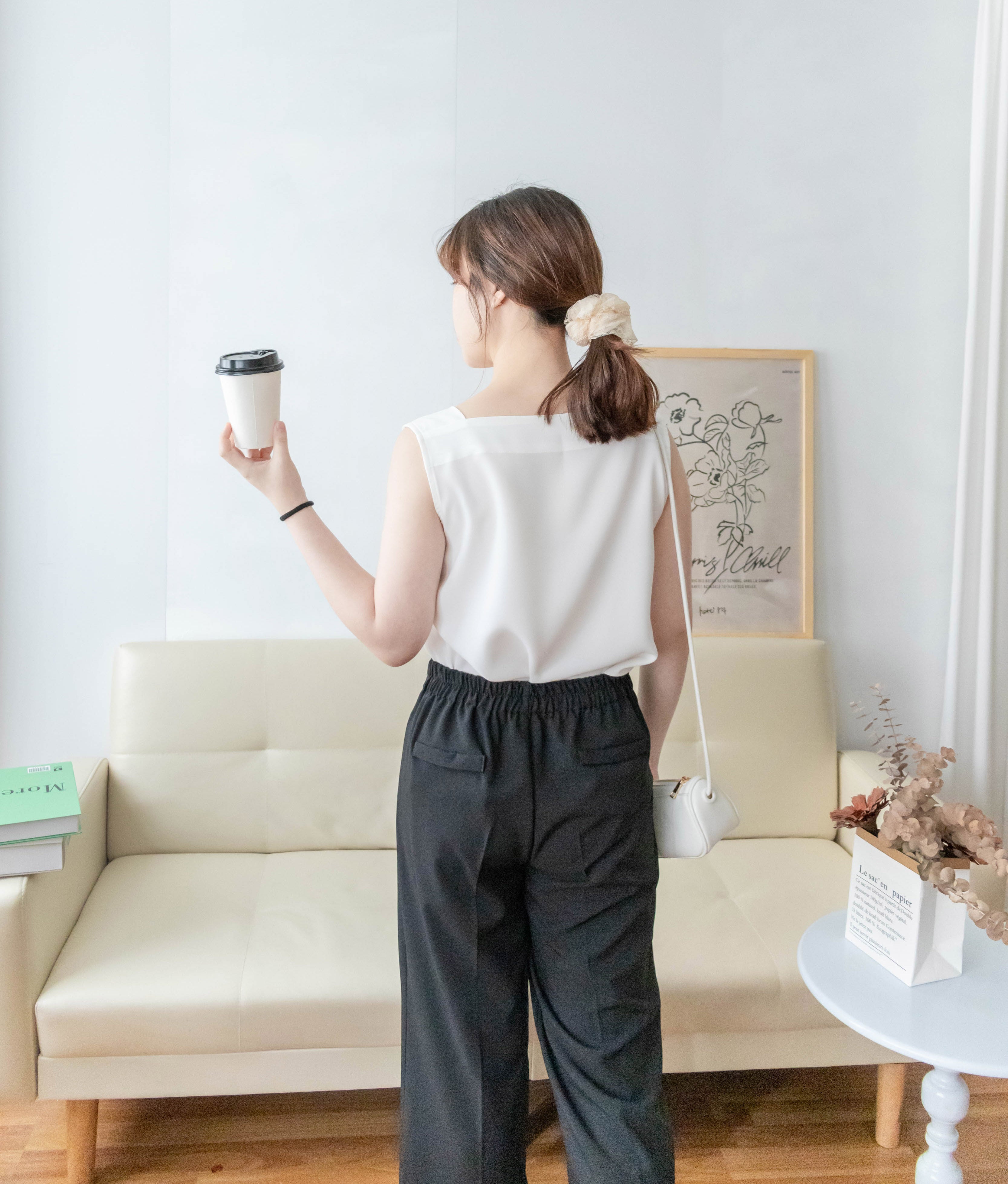 Asymmetrical 微斜方領軟滑無袖. Blouse/ BU8943