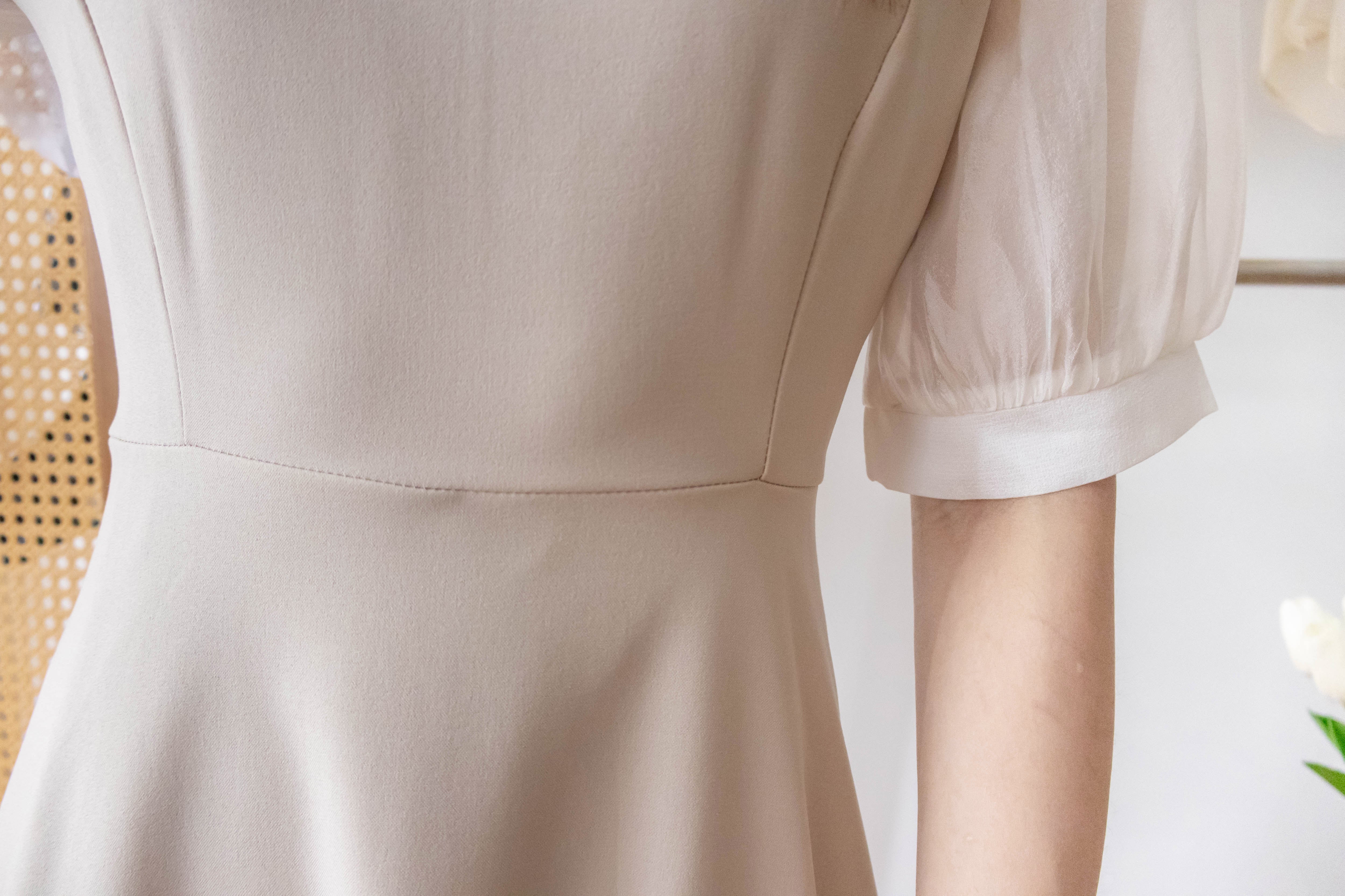 Beige Chiffon 色澤雪紡袖口微彈杏色修腰連身裙, Dress/ DS9273