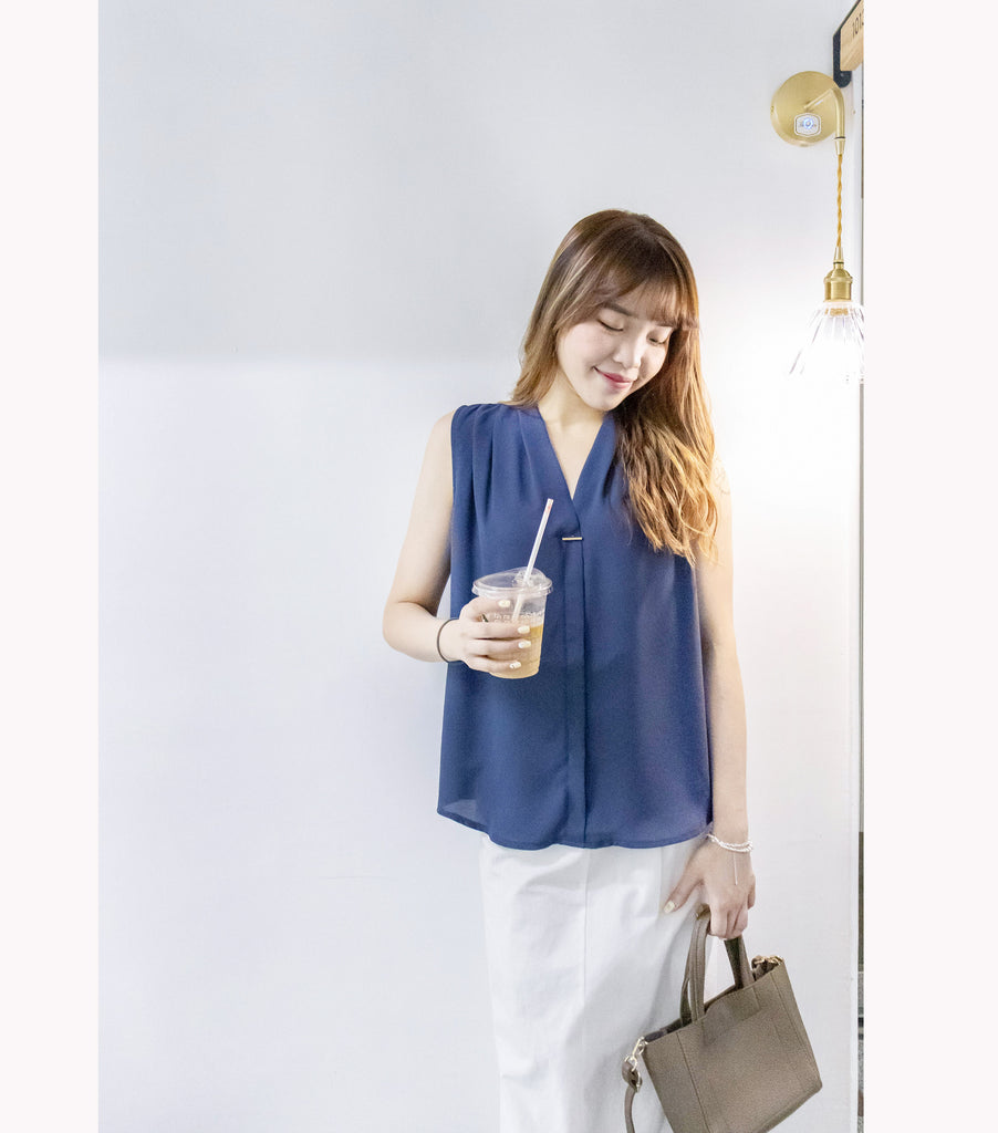 Fine Gold 簡約知性車褶領金屬飾物雪紡, Blouse/ BU8951