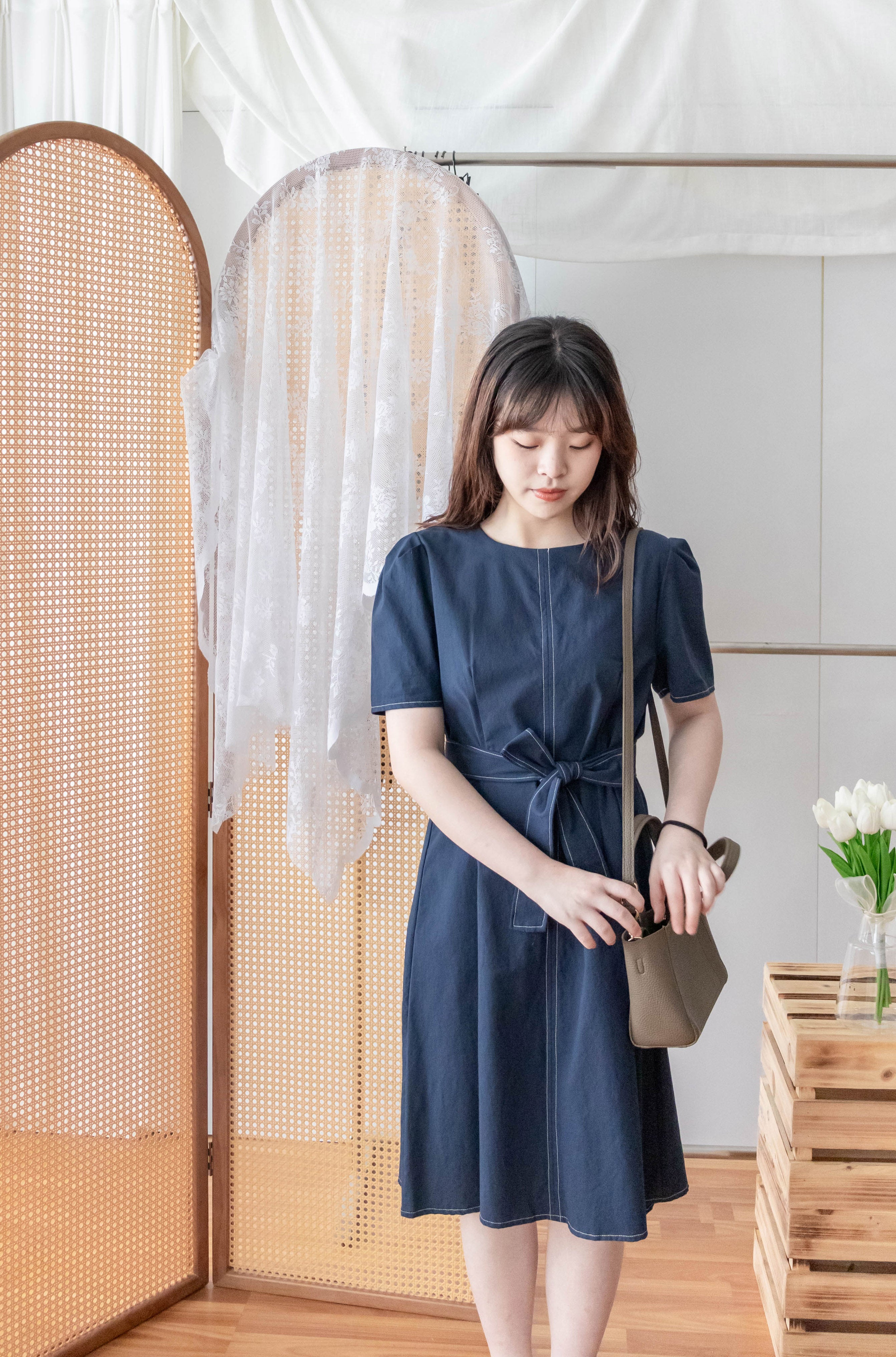 Navy Belle 沿邊車線腰身車褶顯瘦連身裙, Dress/ DS9265 (Navy Sold Out)