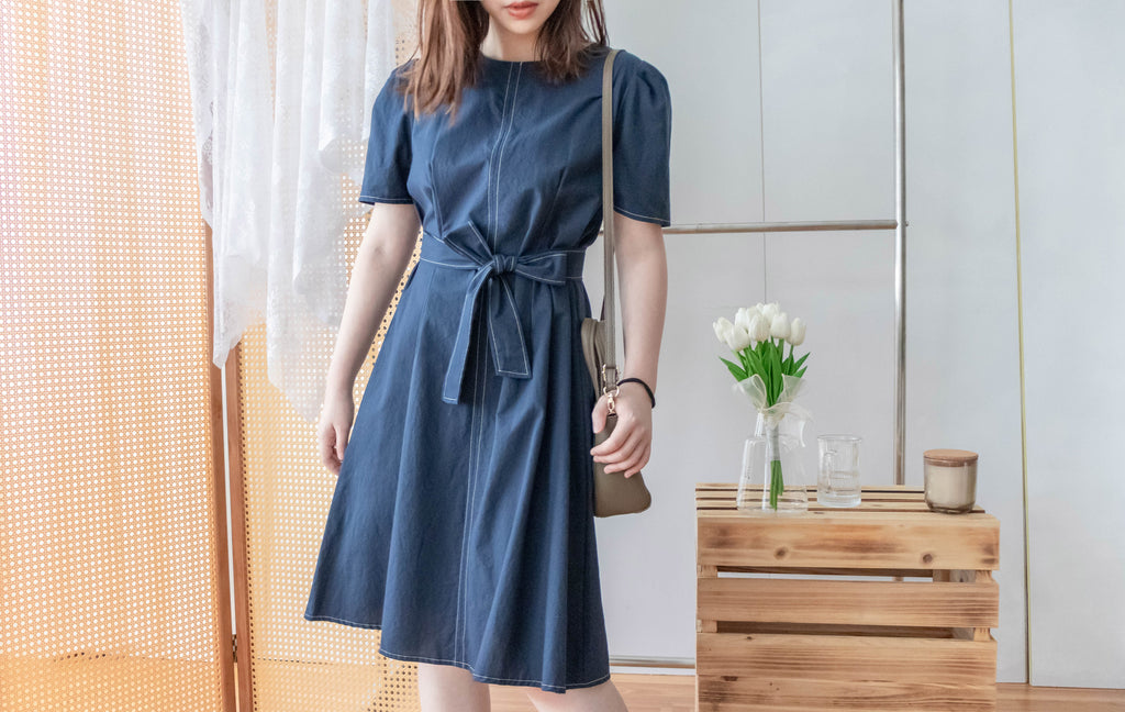 Navy Belle 沿邊車線腰身車褶顯瘦連身裙, Dress/ DS9265 (Navy Sold Out)