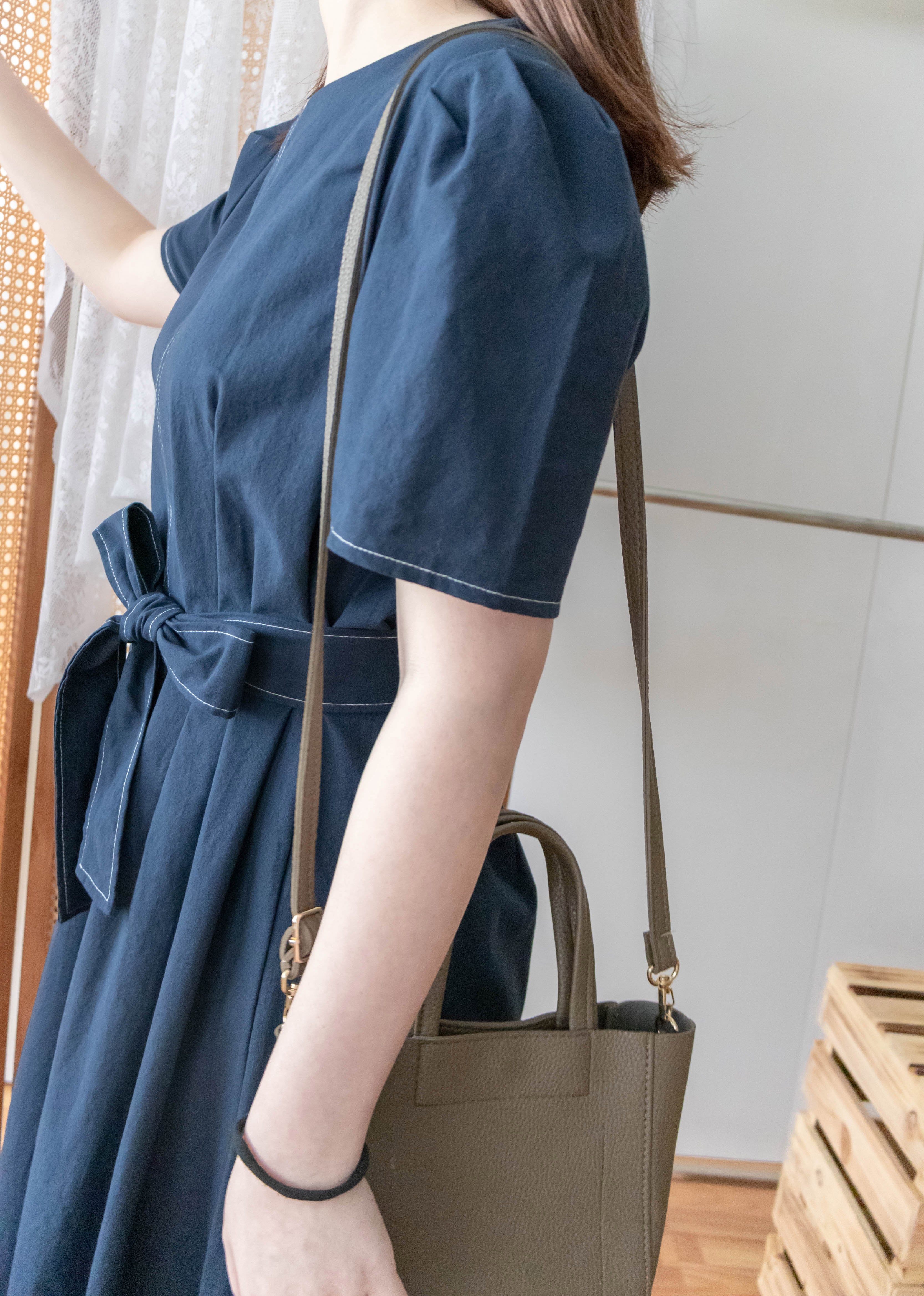 Navy Belle 沿邊車線腰身車褶顯瘦連身裙, Dress/ DS9265 (Navy Sold Out)