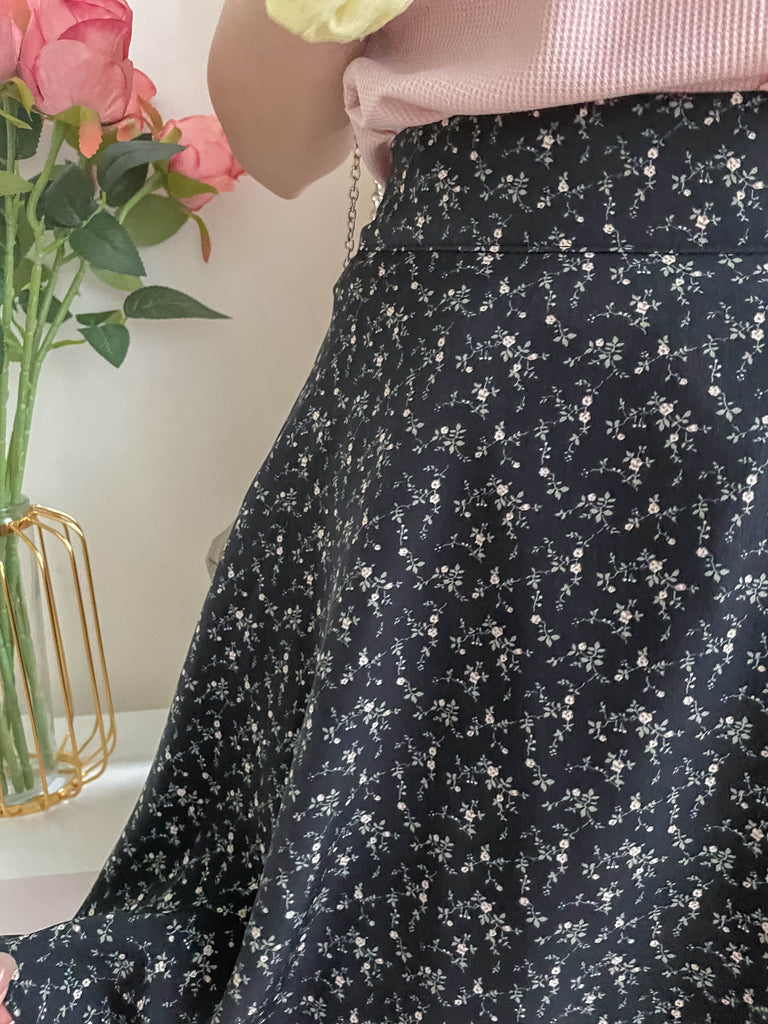 Garden 清雅花枝防走光百搭防皺花裙, Skirt/ SK8726 (Ivory sold out)