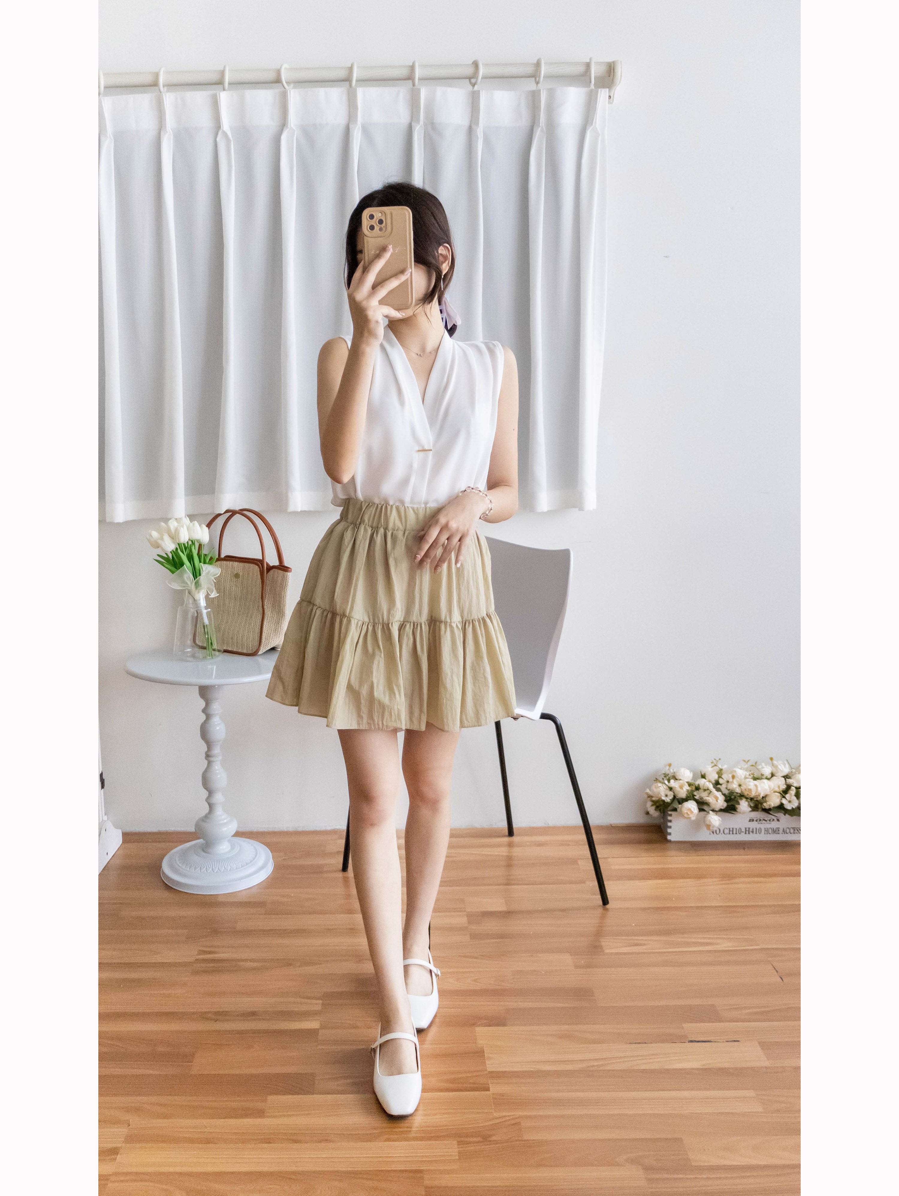 Fine Gold 簡約知性車褶領金屬飾物雪紡, Blouse/ BU8951