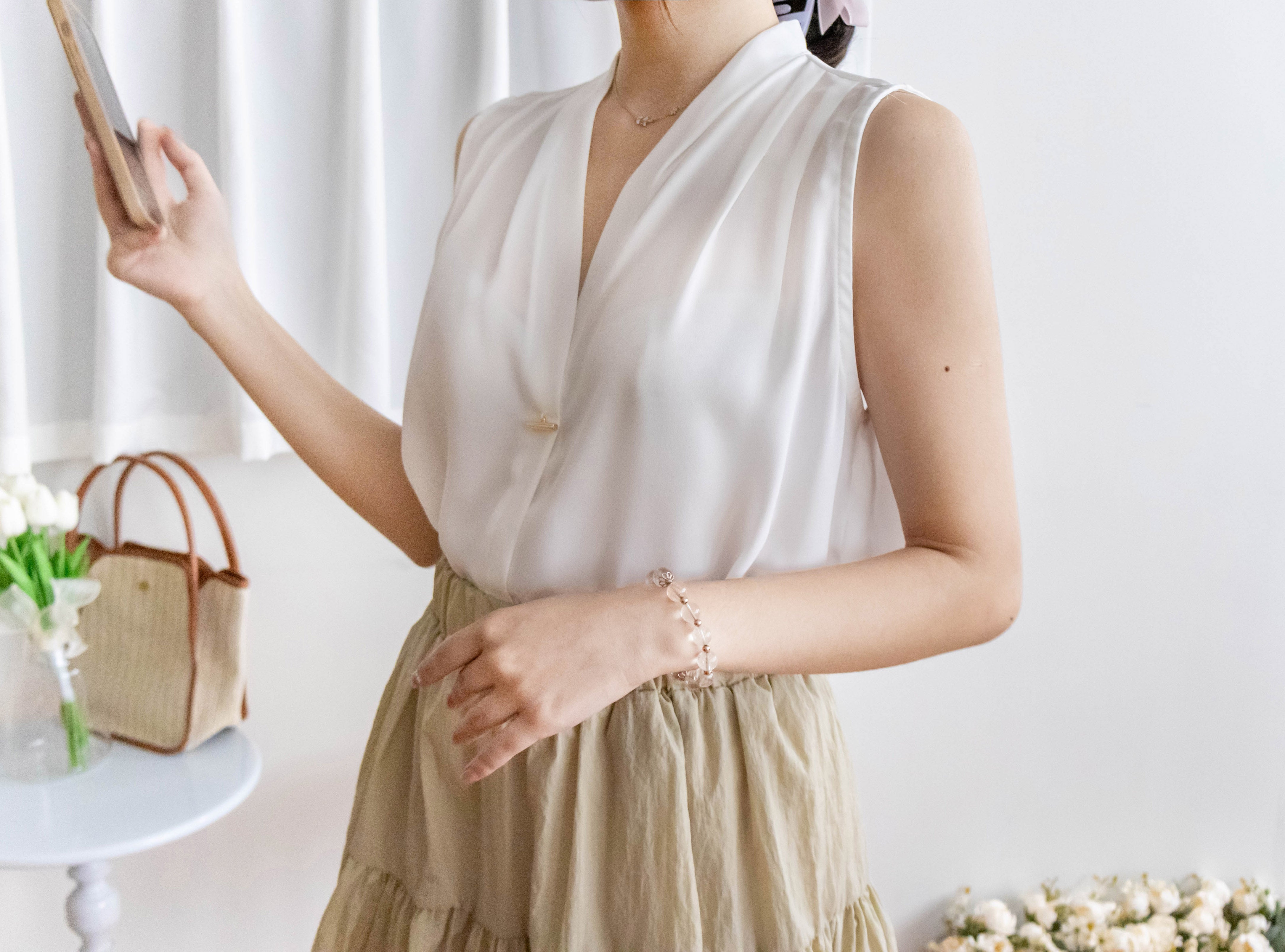 Fine Gold 簡約知性車褶領金屬飾物雪紡, Blouse/ BU8951