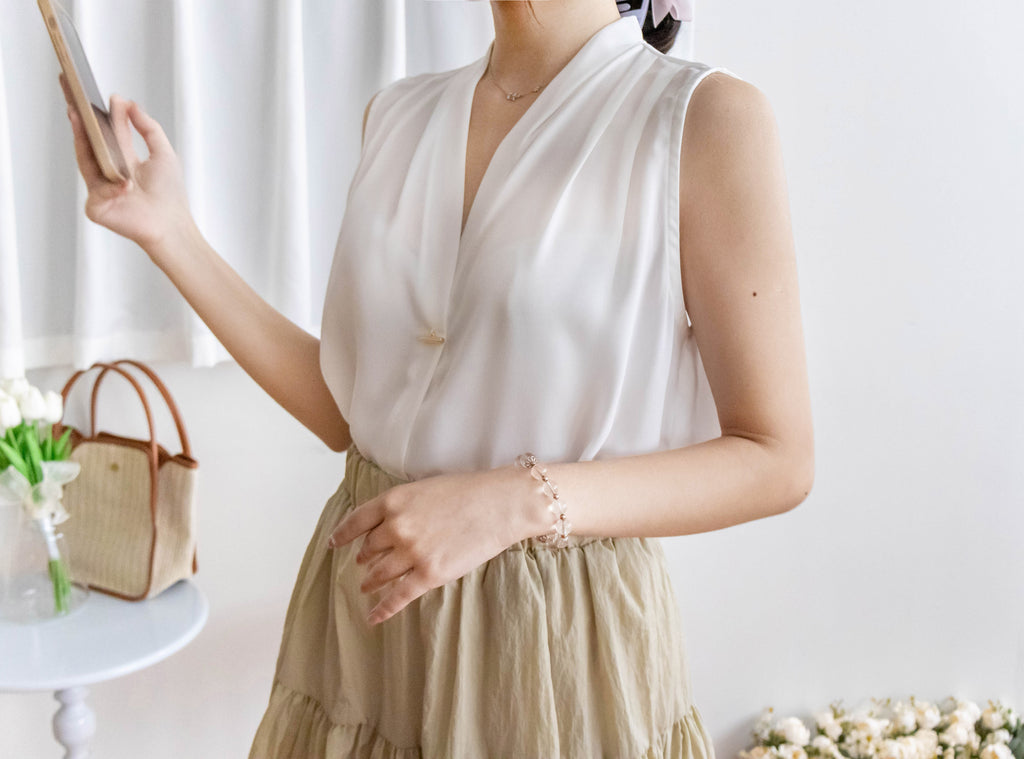 Fine Gold 簡約知性車褶領金屬飾物雪紡, Blouse/ BU8951