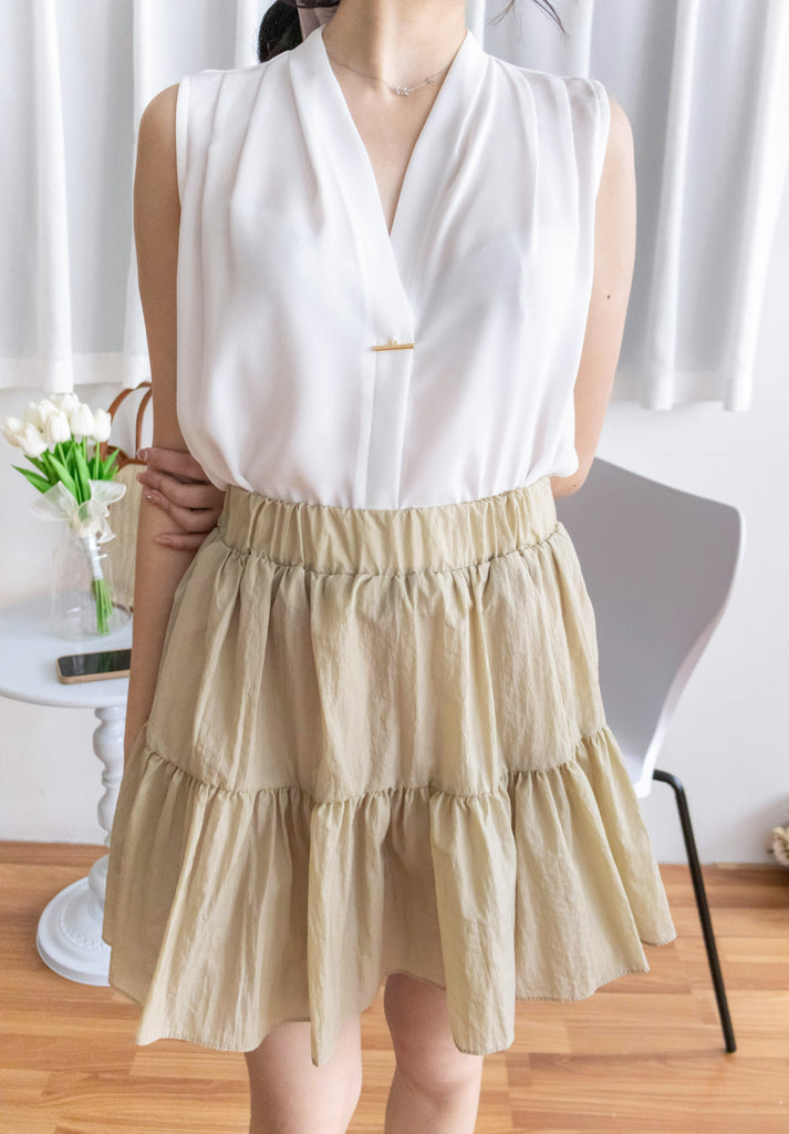 Fine Gold 簡約知性車褶領金屬飾物雪紡, Blouse/ BU8951