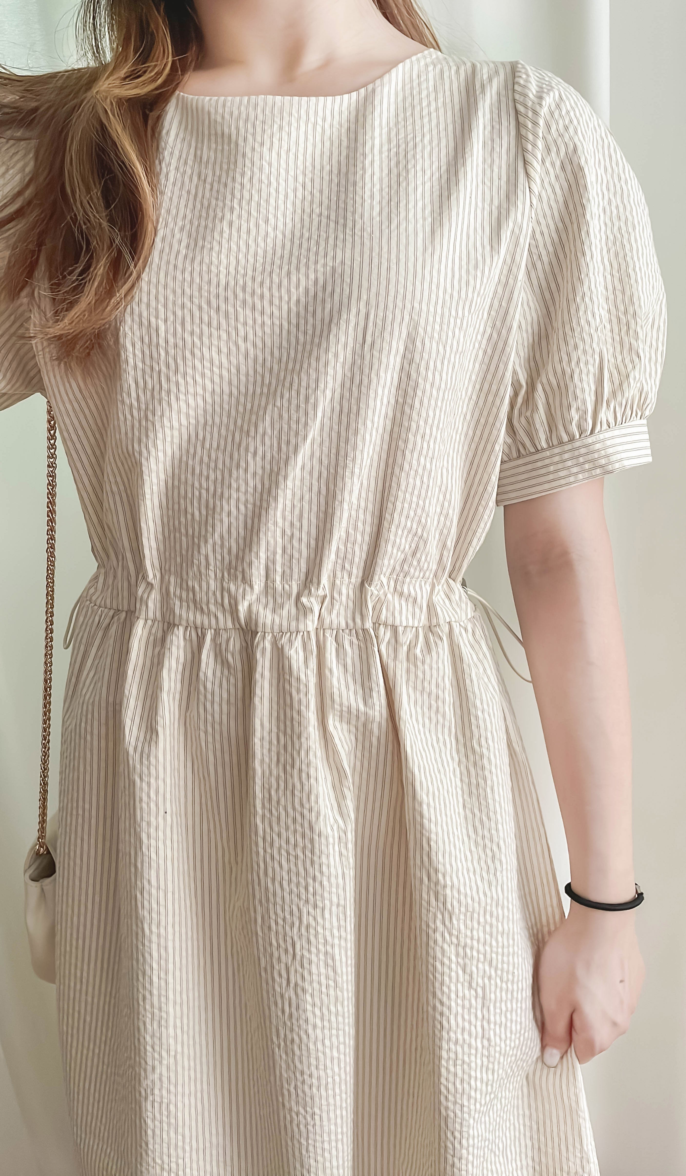 Beige Stripe 杏色淺條紋溫柔感修腰連身裙, Dress/ DS9315