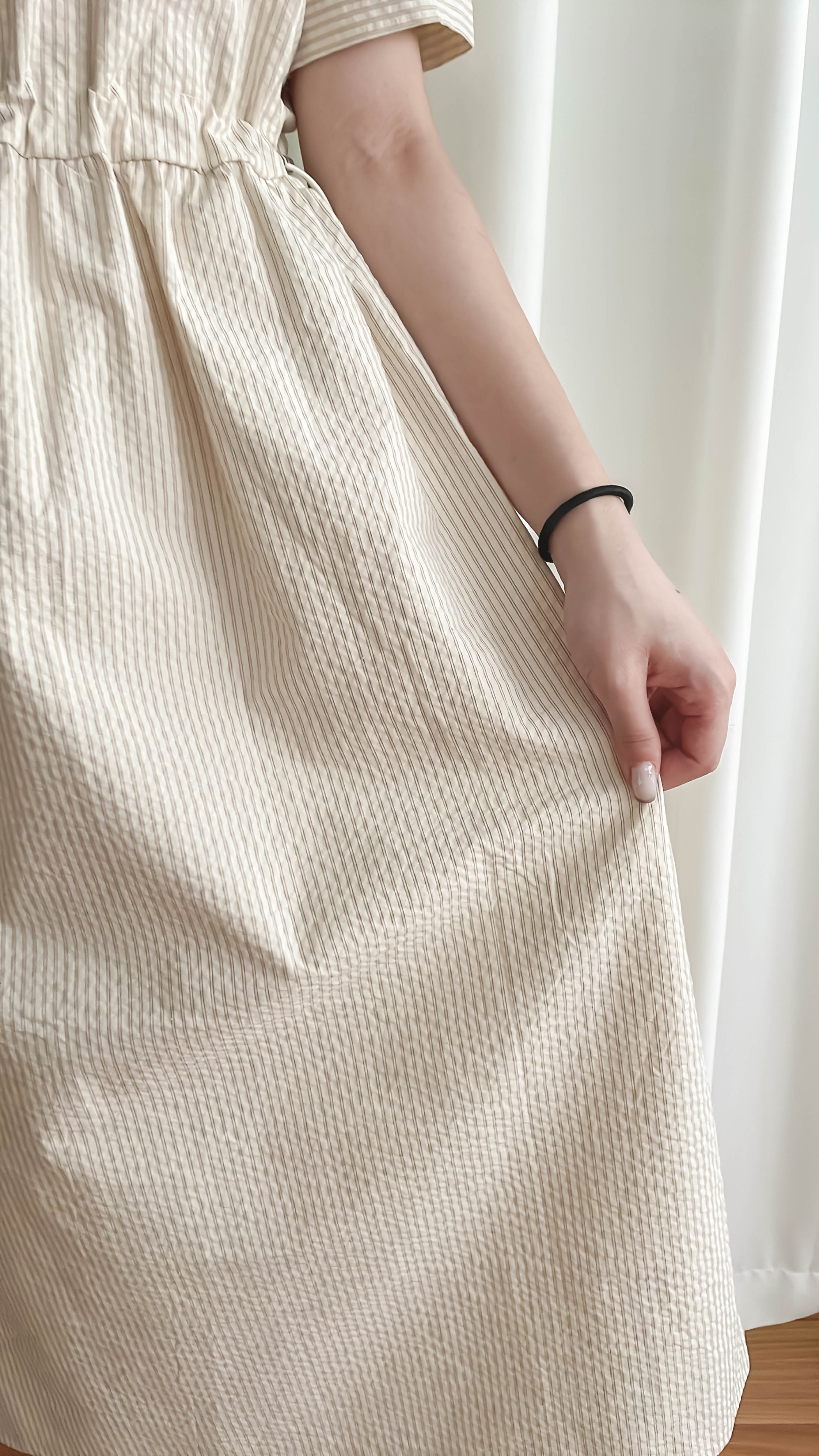 Beige Stripe 杏色淺條紋溫柔感修腰連身裙, Dress/ DS9315