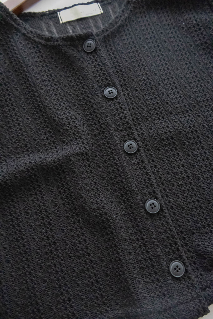 Hollow 幾何織紋排鈕扣百搭微短, Top or Outer/ TP8878 (black sold out)