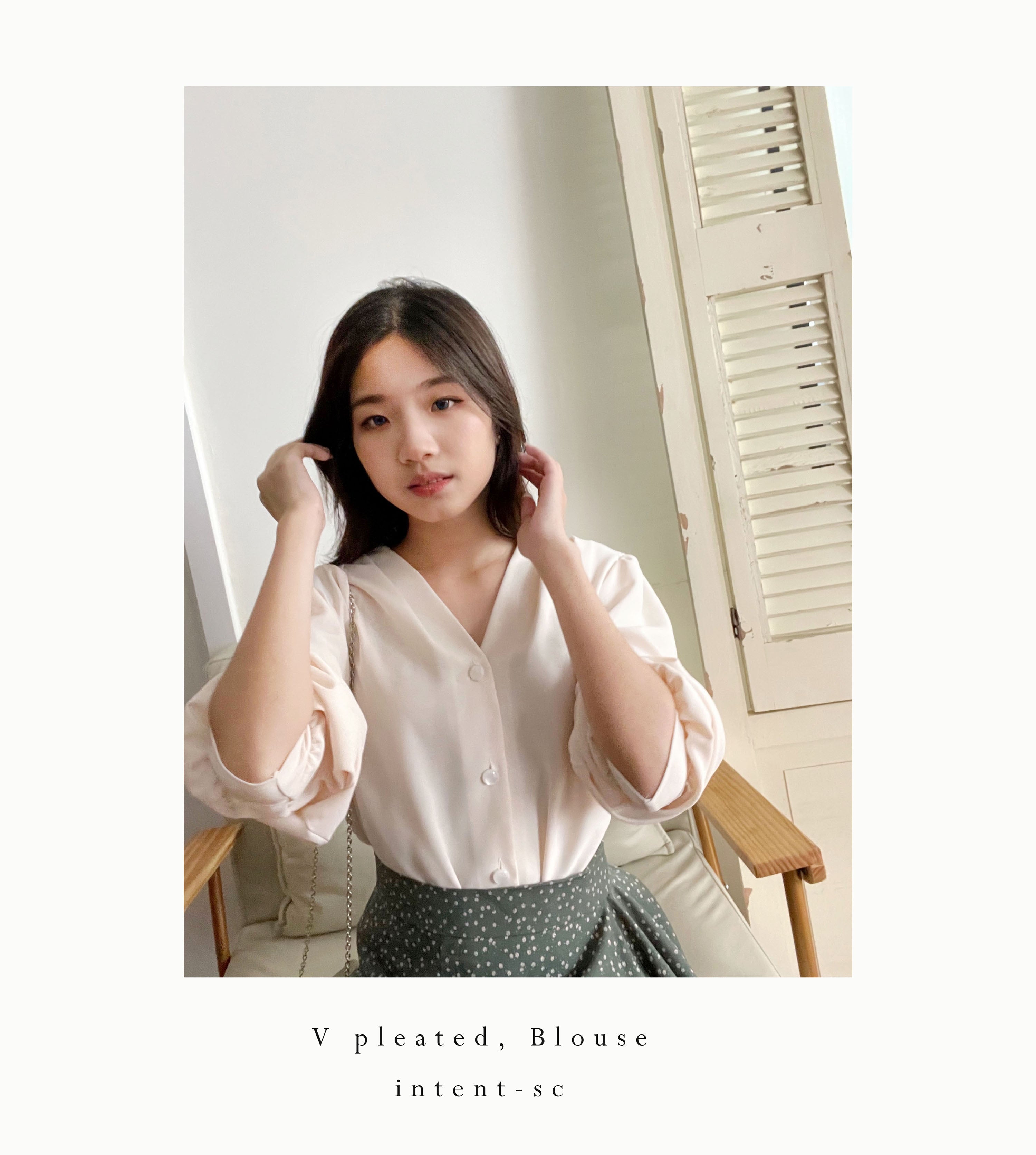 V Pleated 不透膚通透鈕扣質感雪紡, Blouse/ BU8965