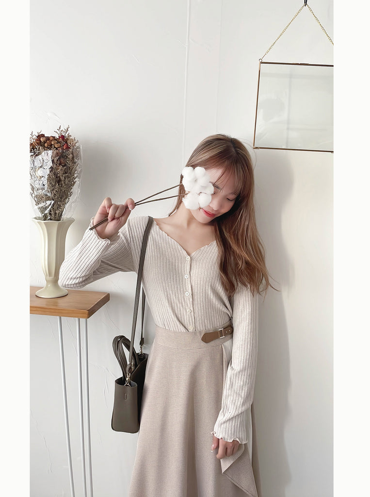 Beige Wavy 溫柔感杏色波浪圍邊大v領彈性棉外套或上衣, Top/ TP8900