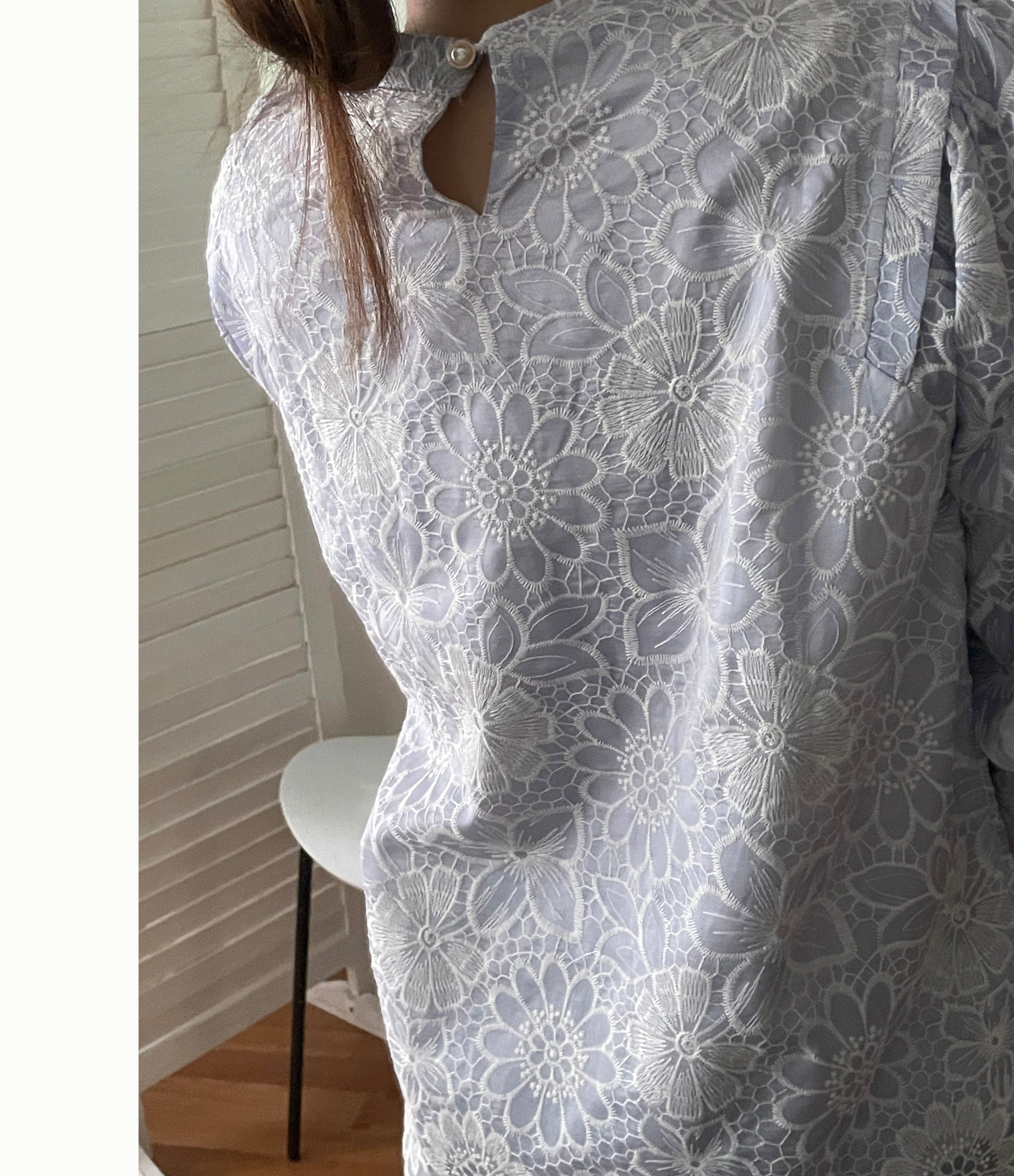 Daisy Lace 蕾絲小花連裡布花邊上衣, Blouse/ BU8979 (不設訂貨款)