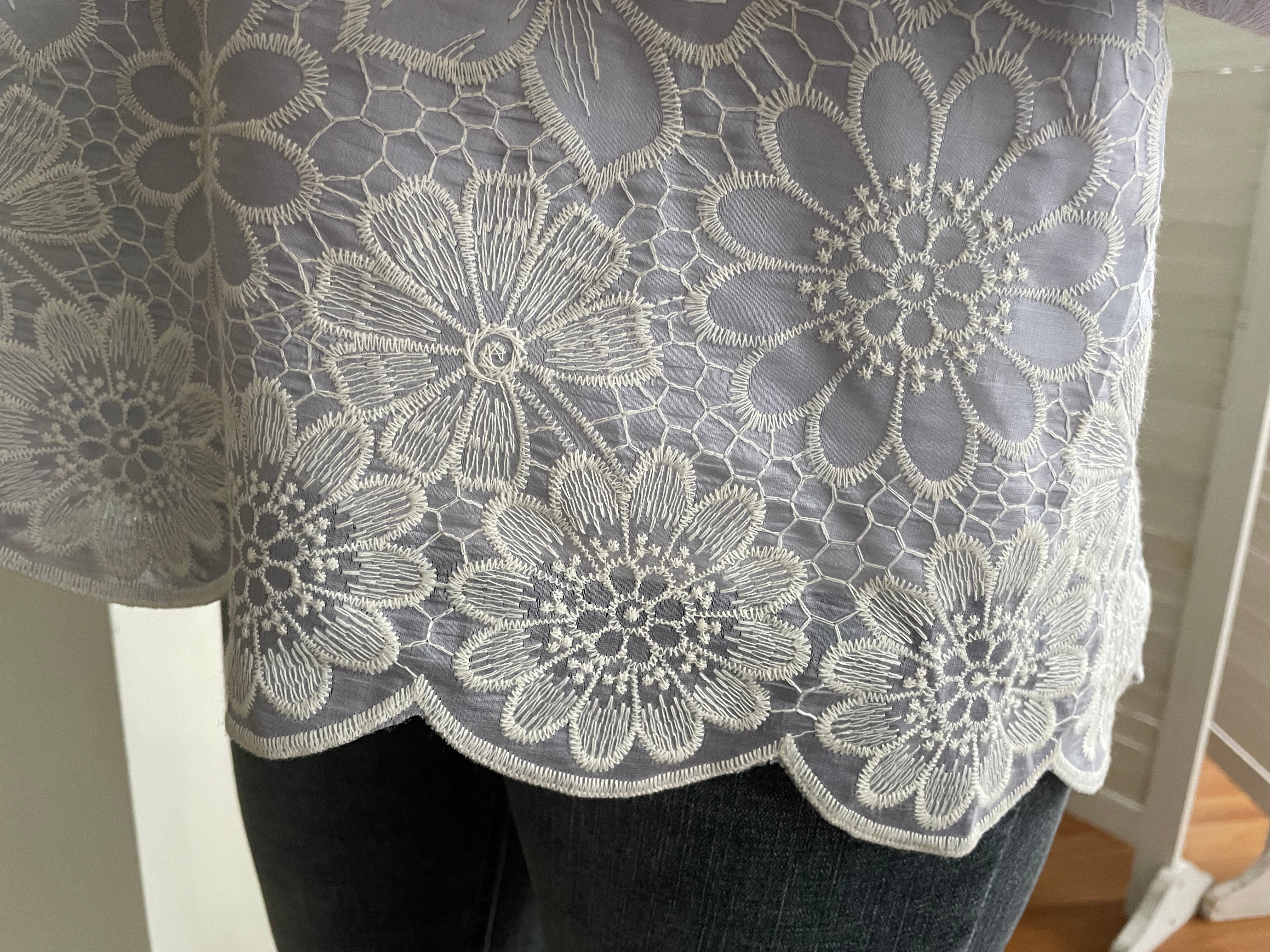 Daisy Lace 蕾絲小花連裡布花邊上衣, Blouse/ BU8979 (不設訂貨款)
