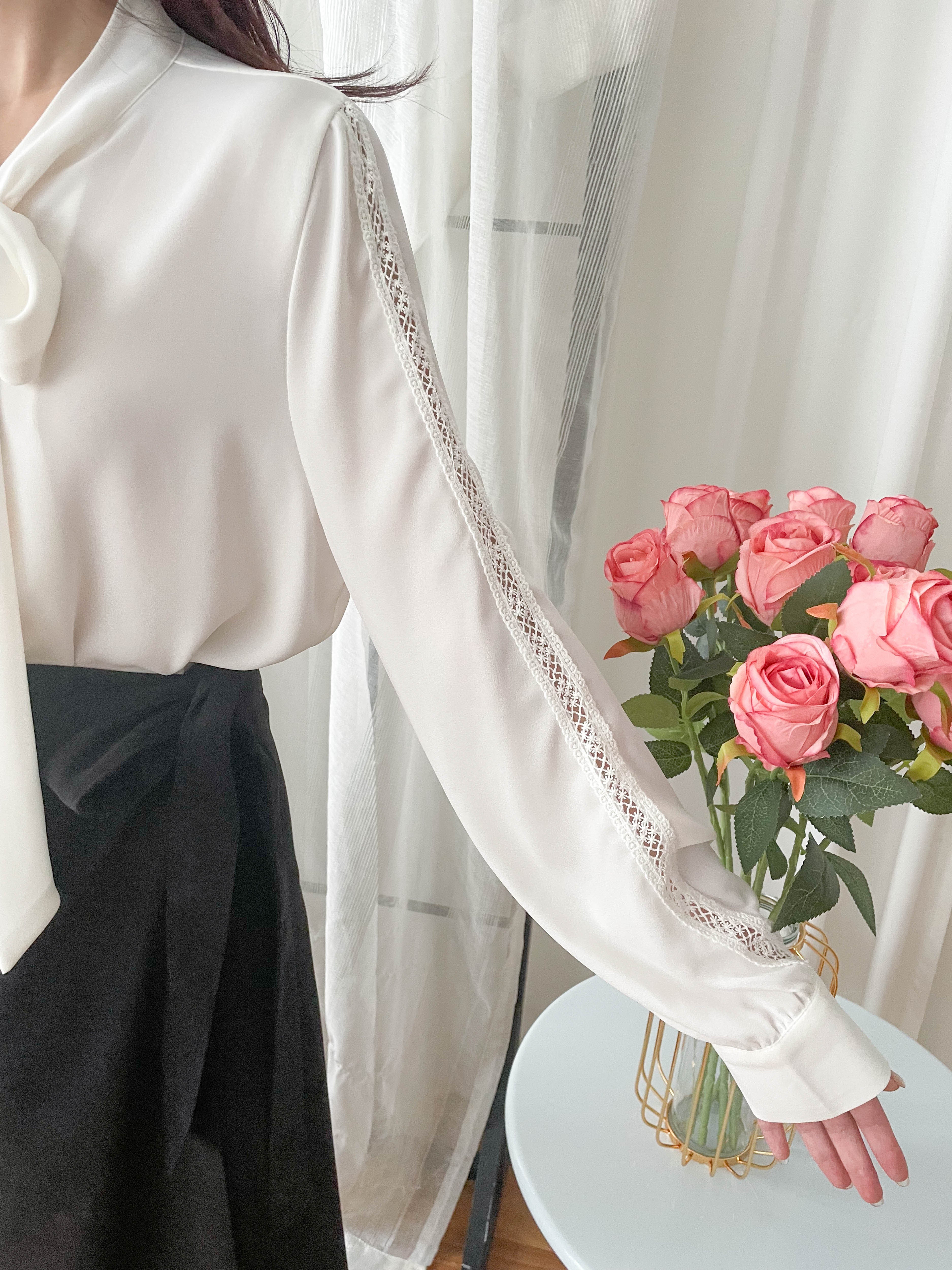 Floral Lace 雪紡絲帶領口通花線手袖, Blouse/ BU8977