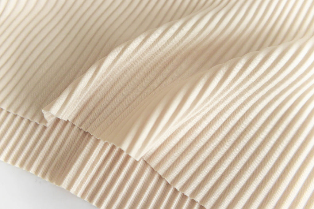 (BEIGE ONLY) Pleated Coco 輕優雅船領細百褶裙身闊鬆開叉, Dress/ DS9311
