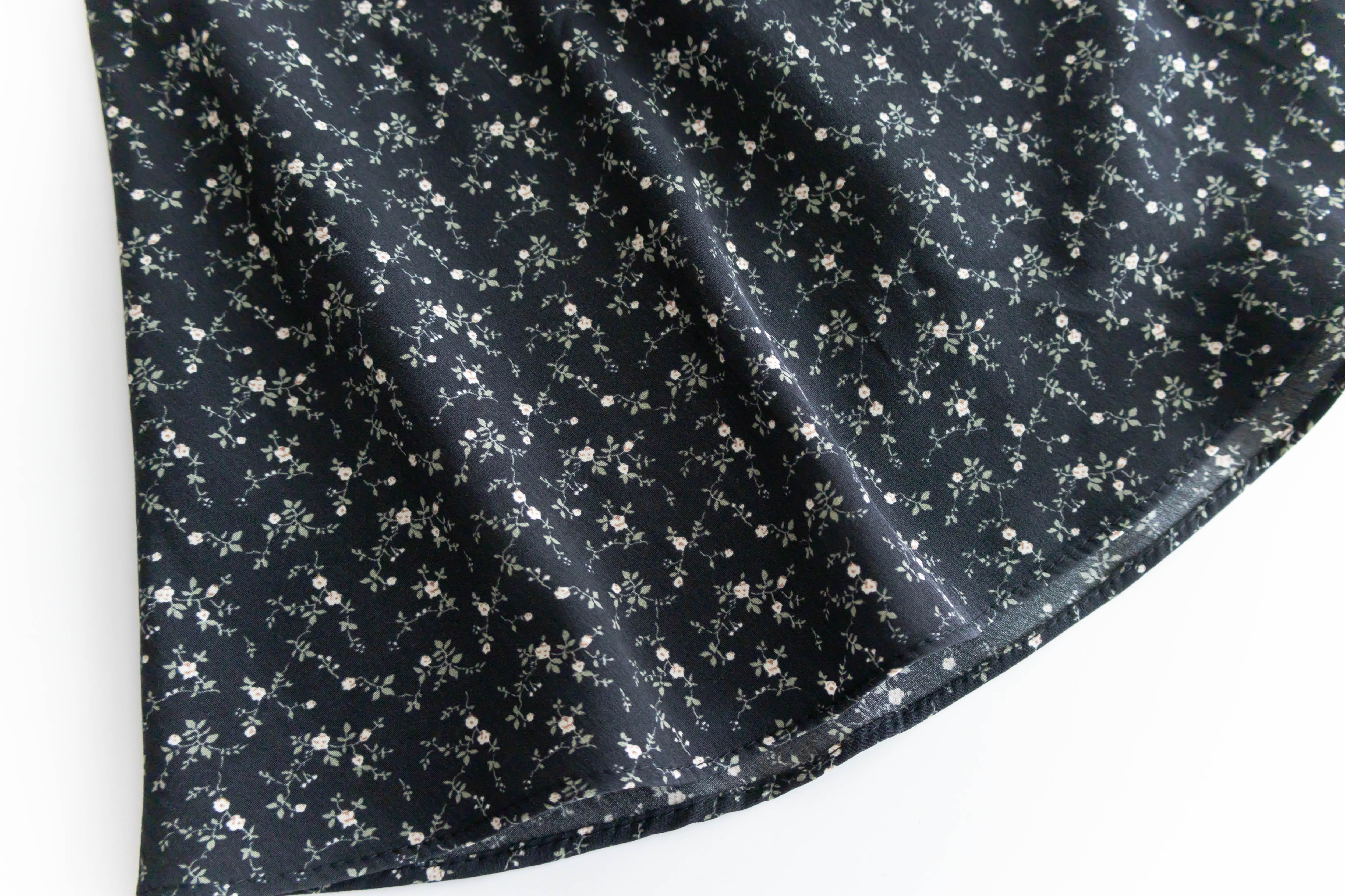 Garden 清雅花枝防走光百搭防皺花裙, Skirt/ SK8726 (Ivory sold out)