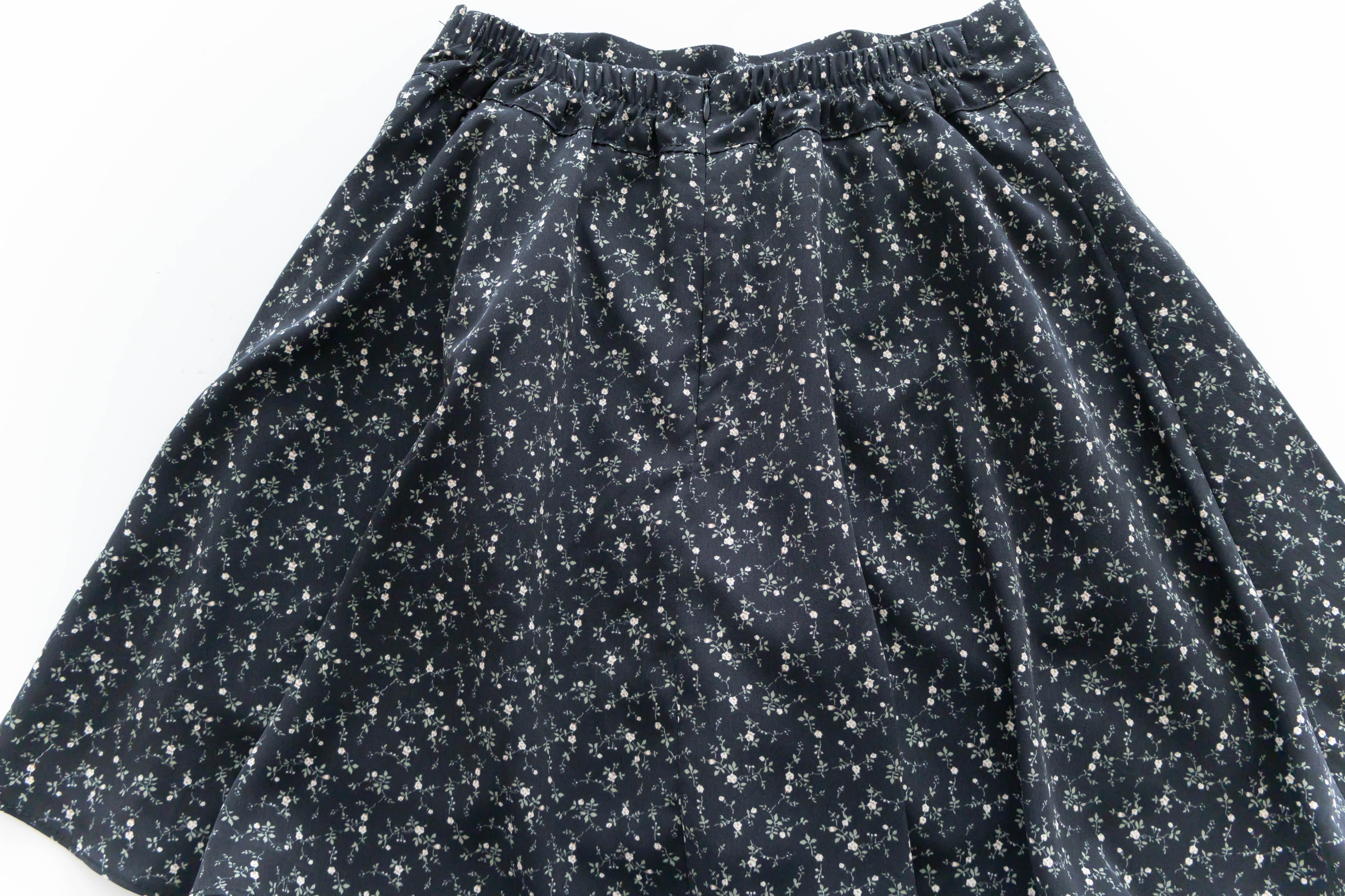 Garden 清雅花枝防走光百搭防皺花裙, Skirt/ SK8726 (Ivory sold out)