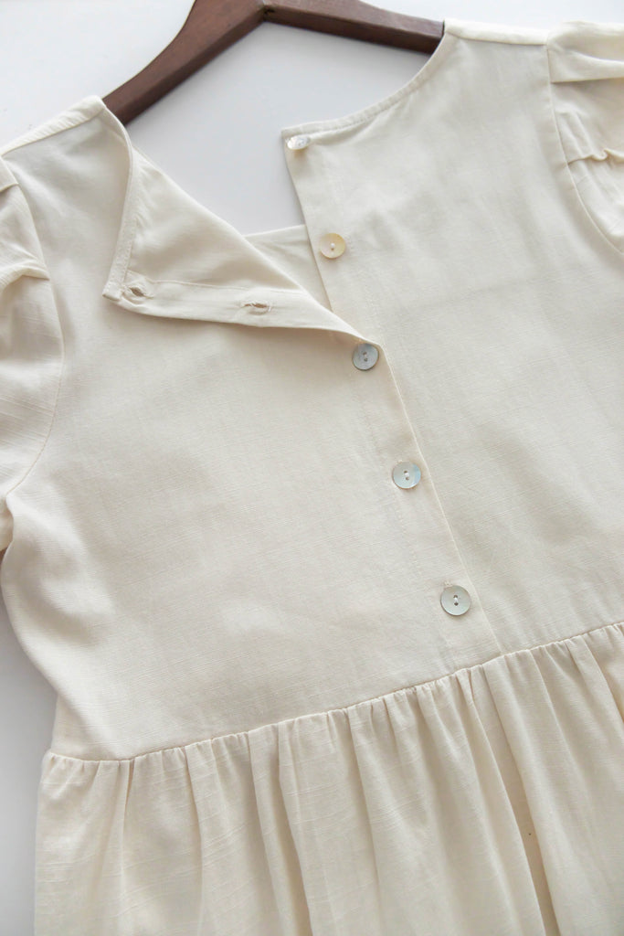 Beige 優雅隨性方領後背單排鈕扣, Dress/ DS9308