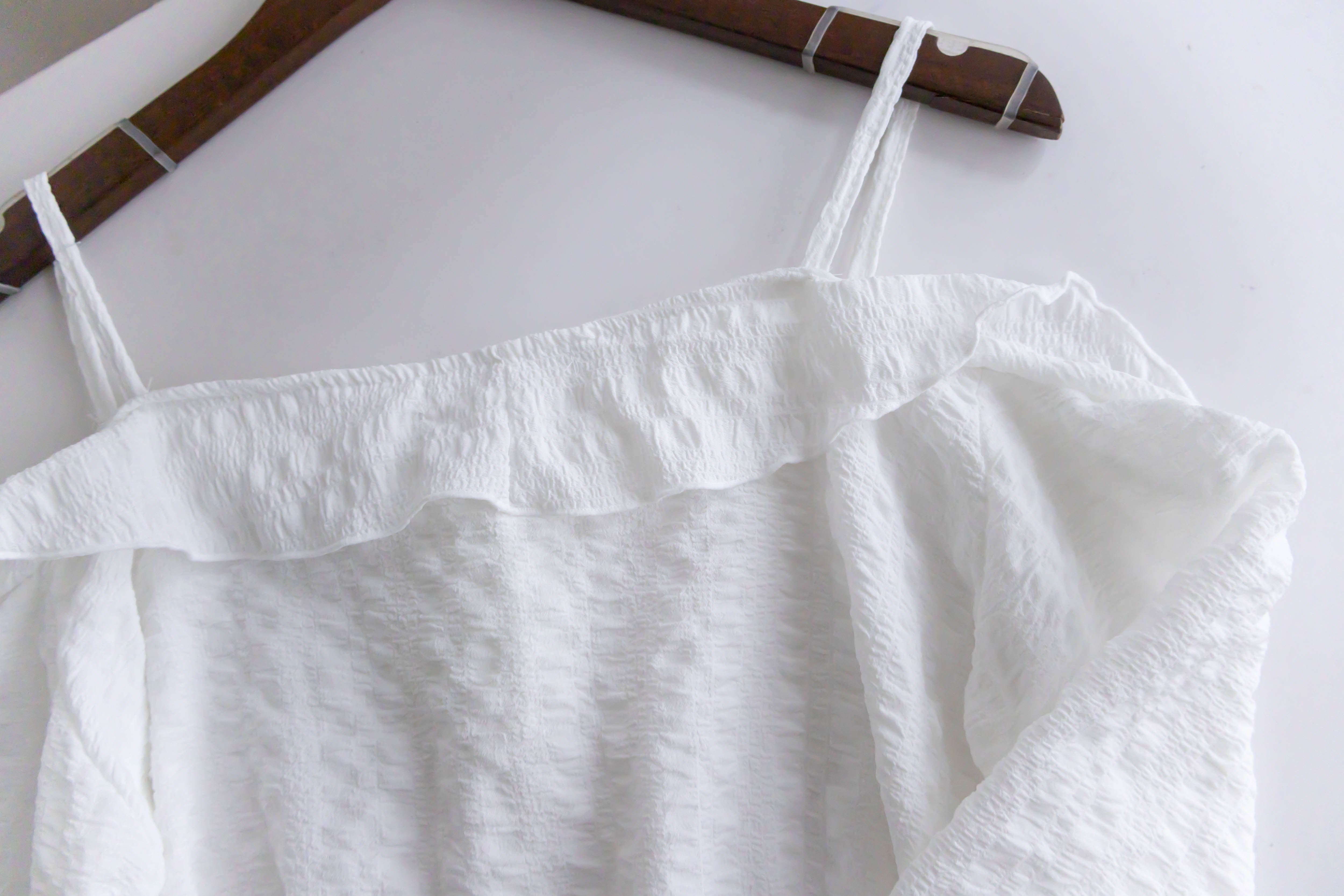Ruffle Lady 荷葉邊仙氣短帶露肩上衣 ,Blouse/ BU8962 (lightblue sold out)