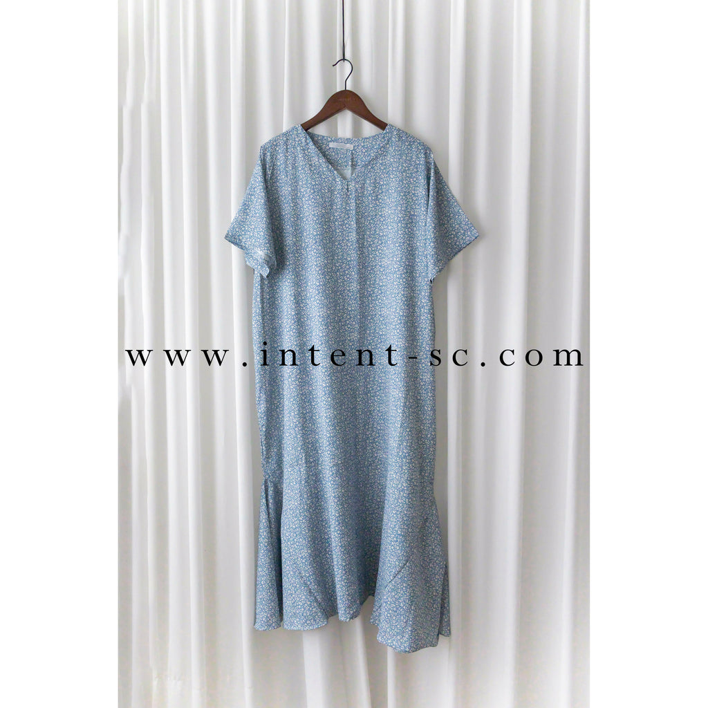 !𝕃𝔸𝕊𝕋 𝔽𝔼𝕎! Babybreath 藍色滿天星印花寬鬆魚尾連身裙, Dress/ DS9318