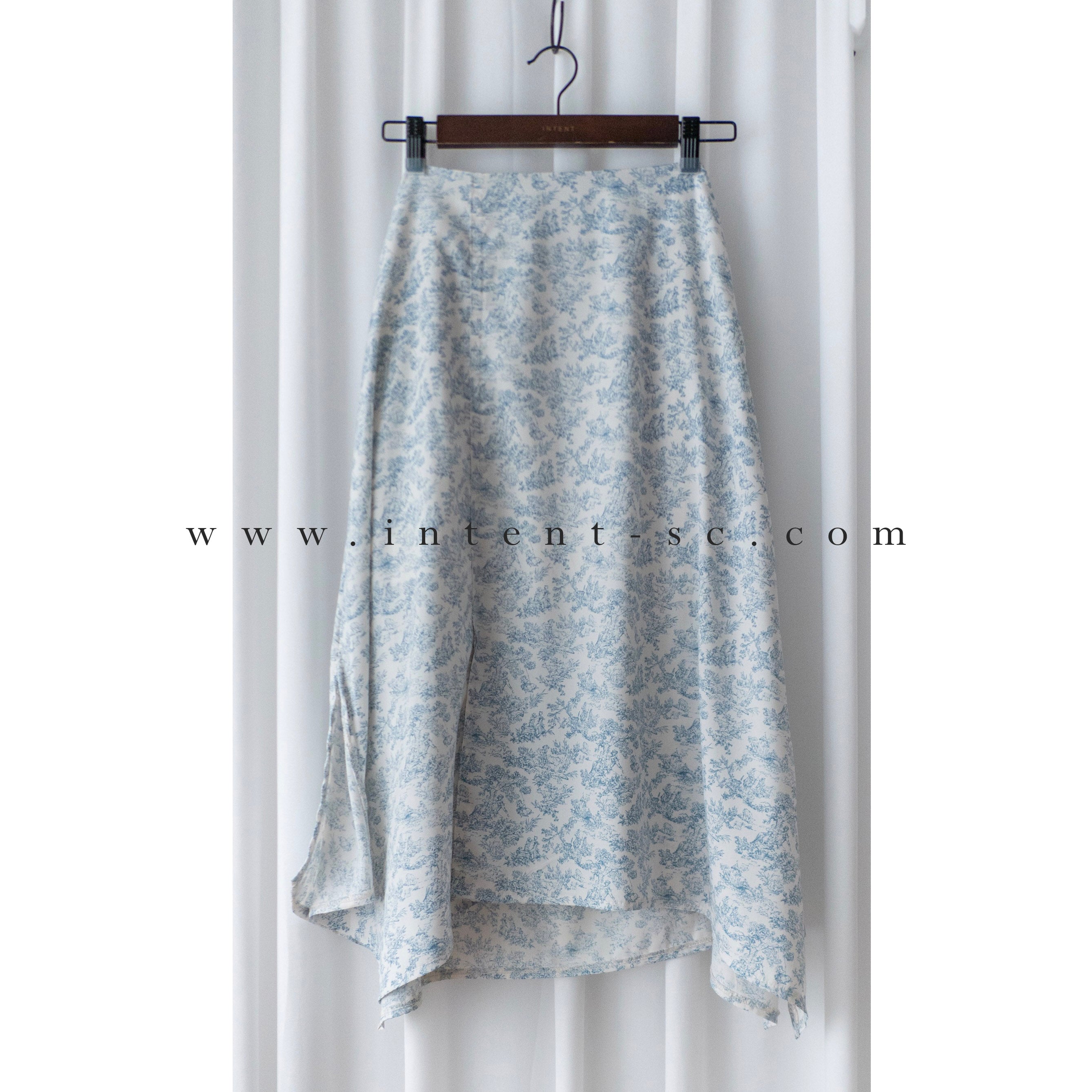 Light tone 淺色系線條印花不規則傘形, Skirt/ SK8700