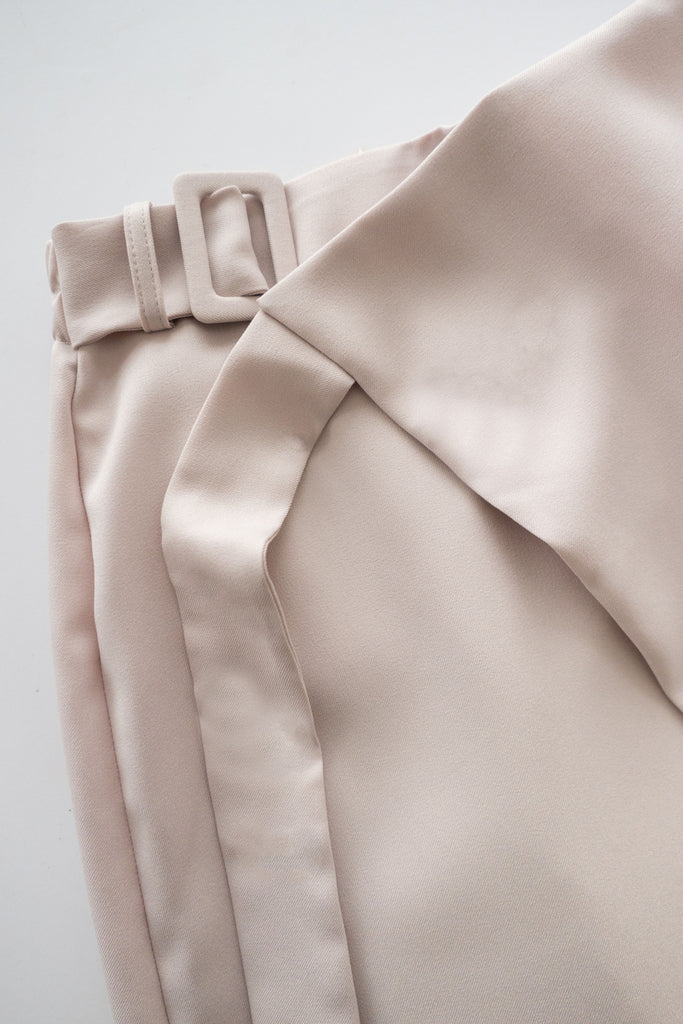 Side Buckle 不對稱交叉方扣半身裙, Skirt/ SK8707 (beige sold out)