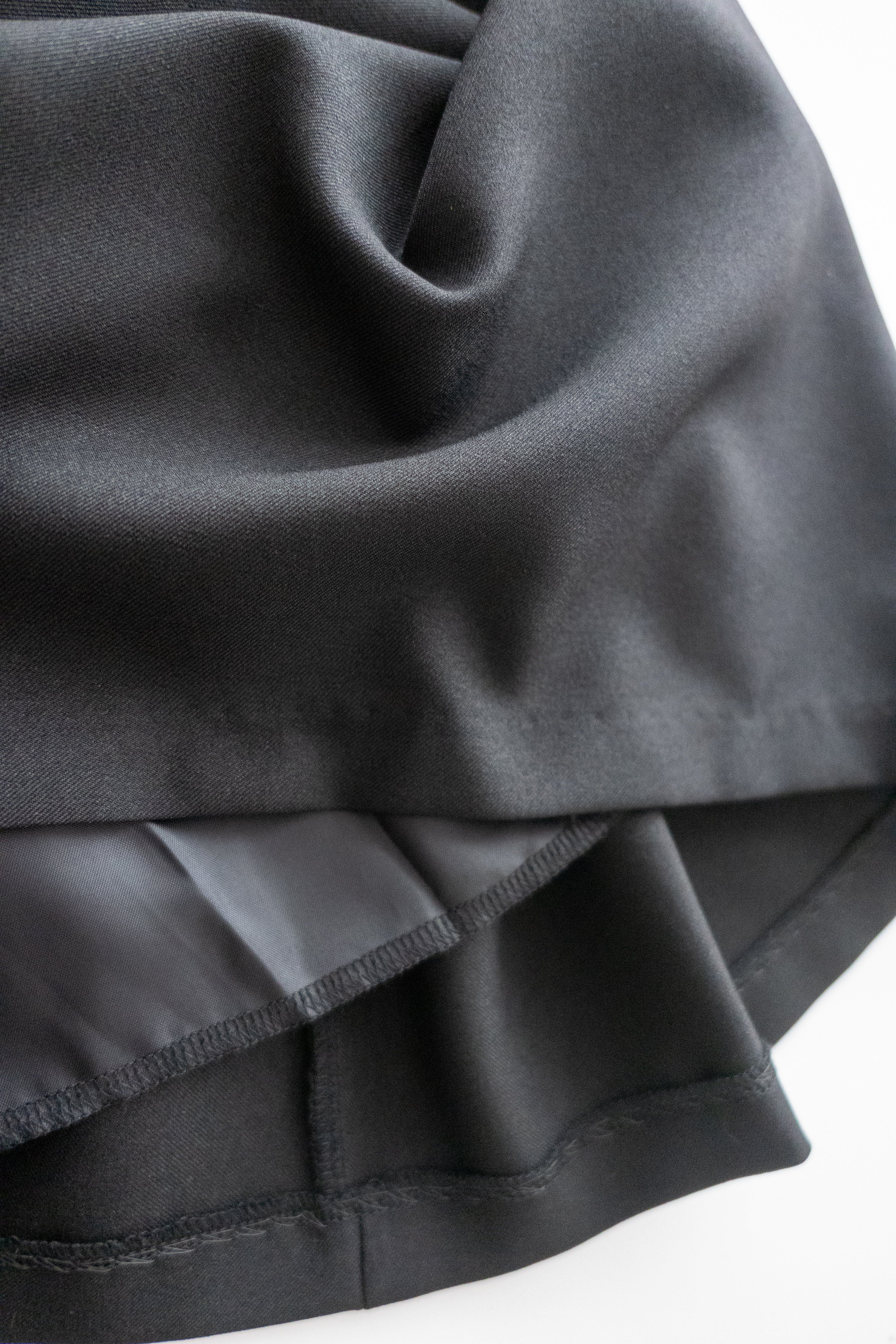 Side Buckle 不對稱交叉方扣半身裙, Skirt/ SK8707 (beige sold out)