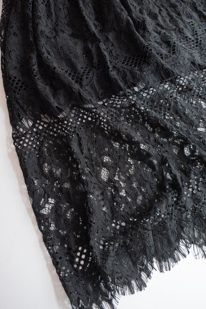 Lace 優雅V領鈕扣花花透視流蘇裙尾連身裙(連腰帶), Dress/ DS9224