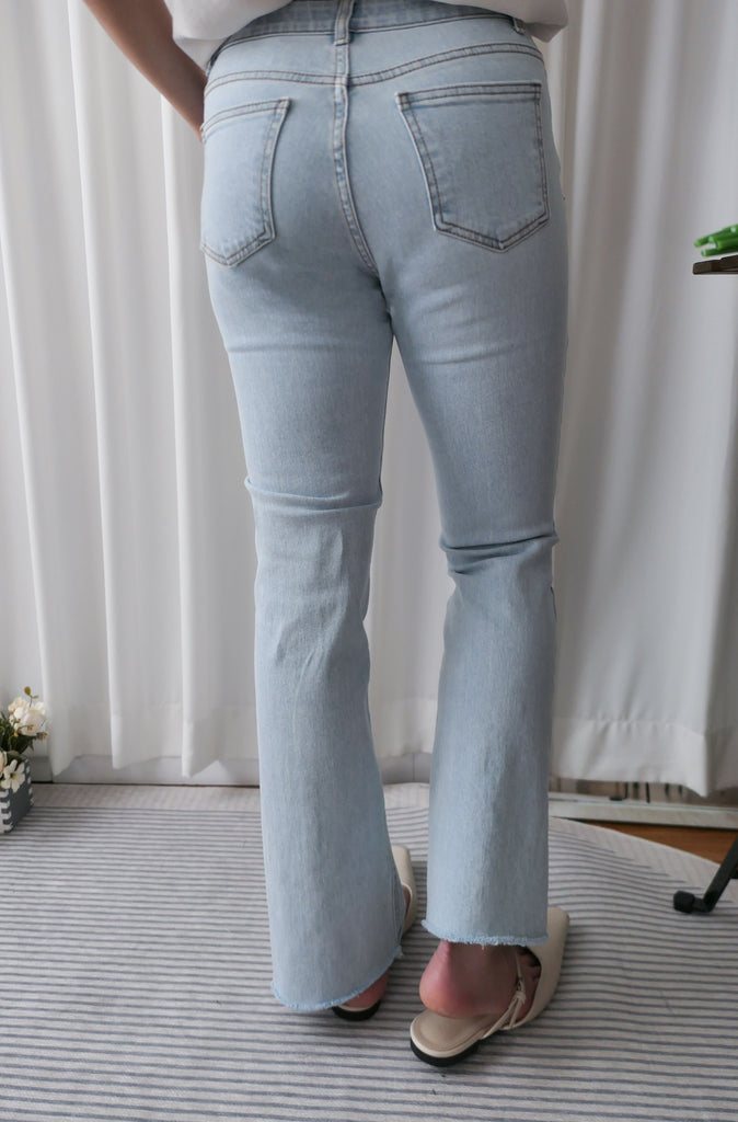Light Jeans 全彈性修飾大腿開叉牛仔褲, Pants/ PT8388