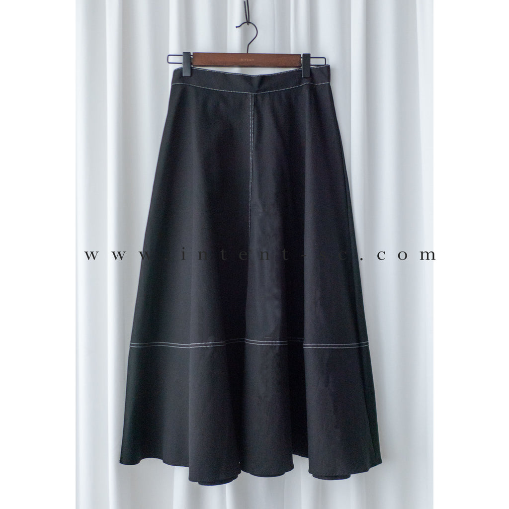 Flair Stitch 黑色白邊線裝飾修腰大傘裙, Skirt/ SK8712