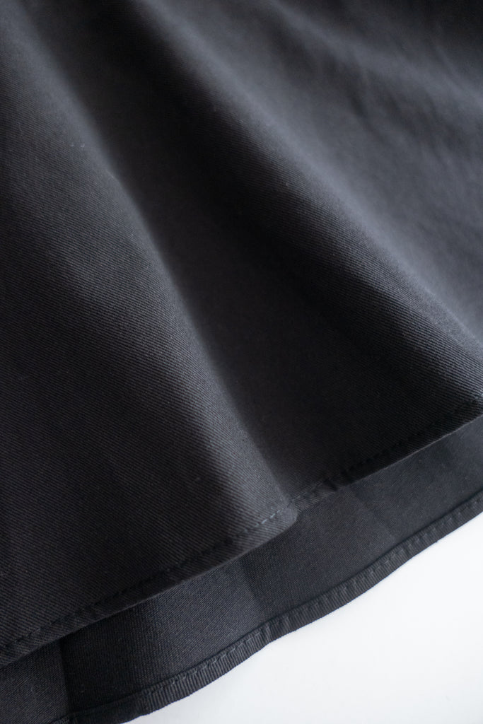 Flair Stitch 黑色白邊線裝飾修腰大傘裙, Skirt/ SK8712