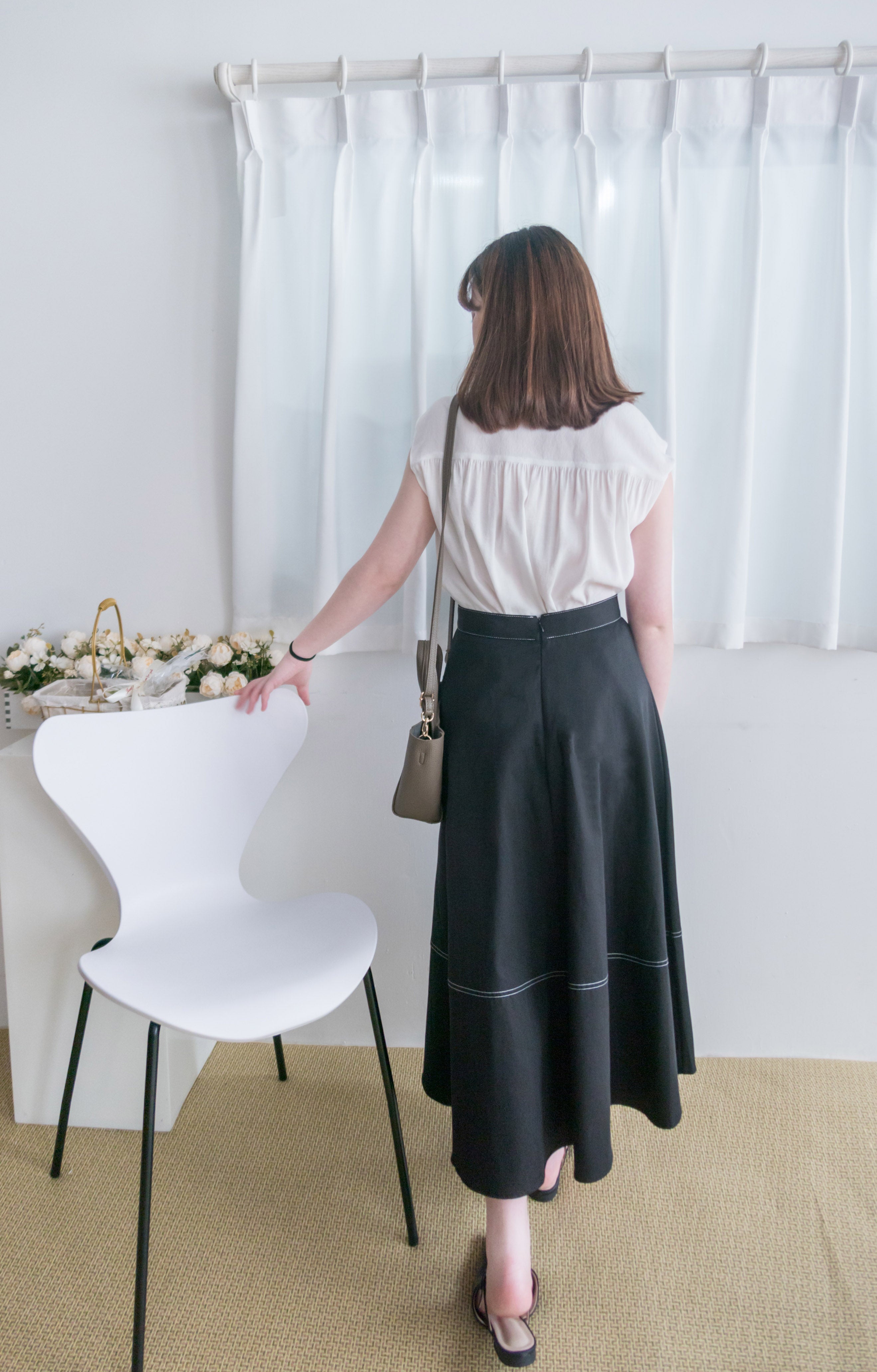 Flair Stitch 黑色白邊線裝飾修腰大傘裙, Skirt/ SK8712