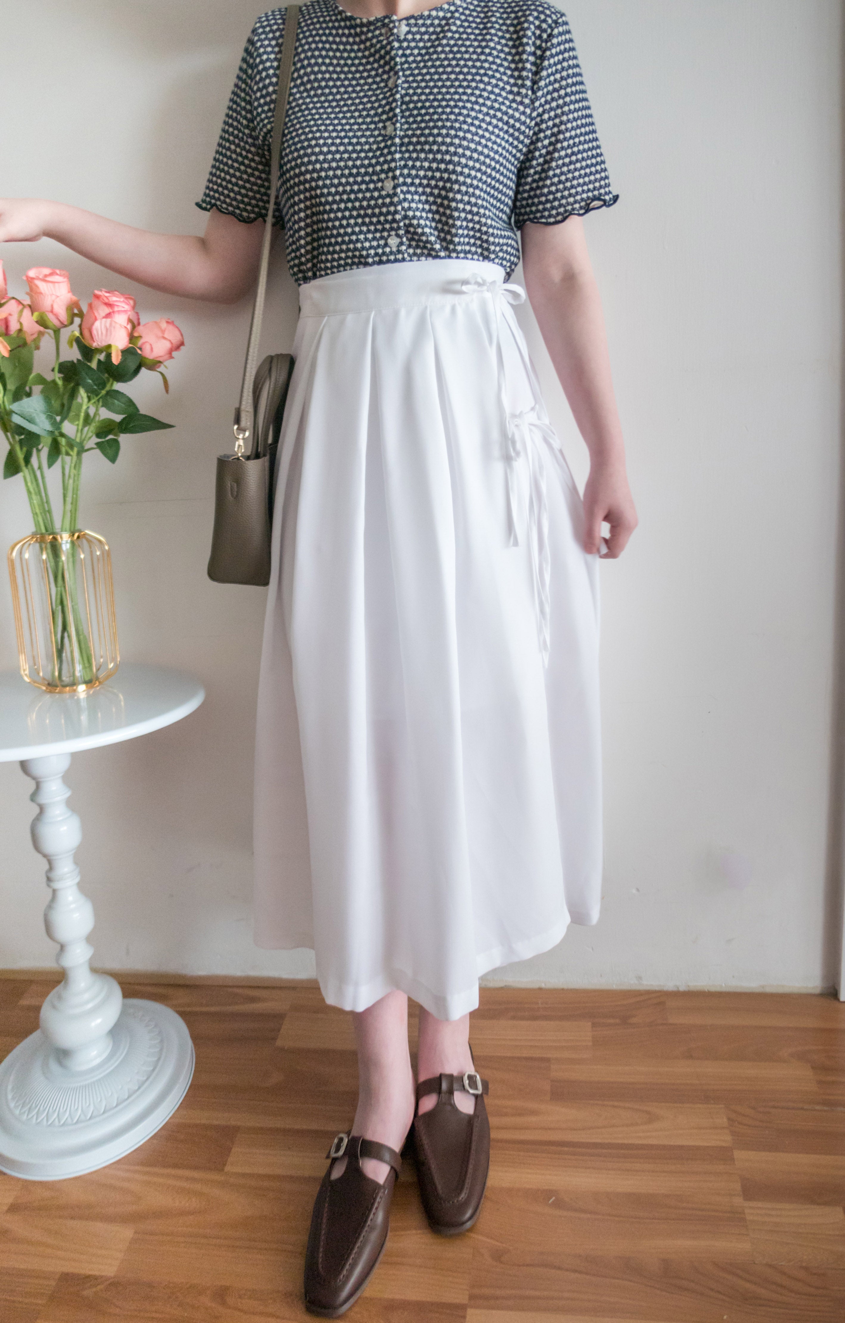 Ribbons Pleated 顯腰身內鈕扣質感雙蝴蝶結半身裙, Skirt/ SK8713