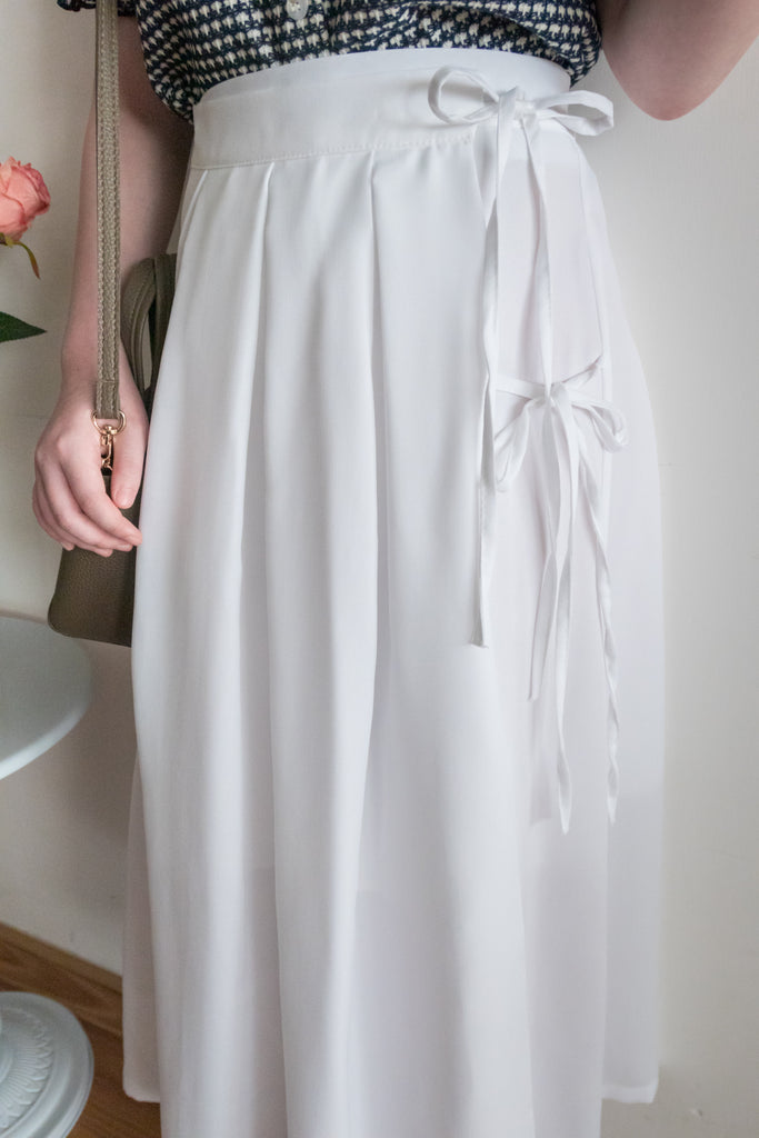 Ribbons Pleated 顯腰身內鈕扣質感雙蝴蝶結半身裙, Skirt/ SK8713